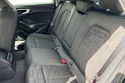 sininen Audi A5 Avant 2025 kuva 23.