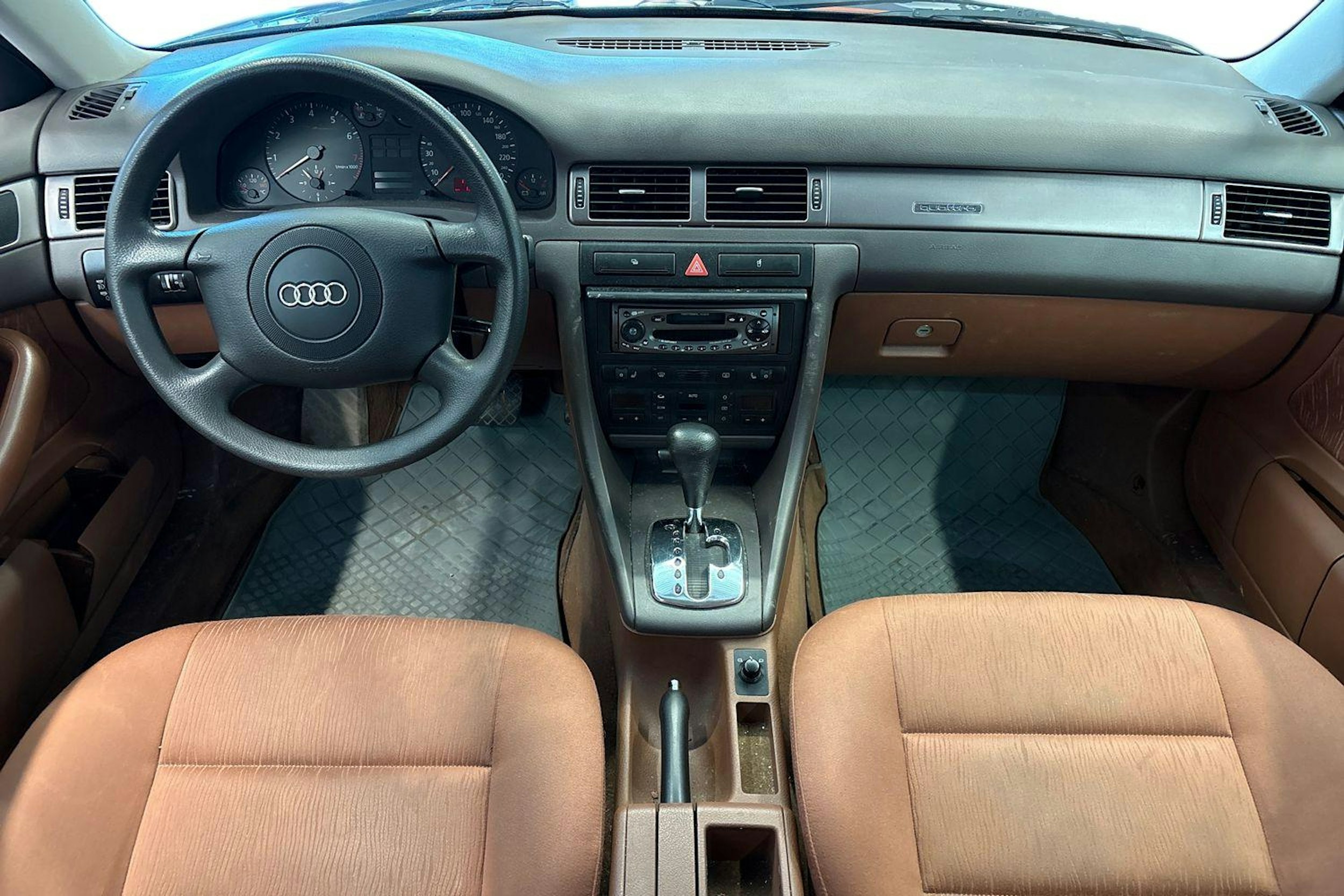 punainen Audi A6 1998 kuva 8.