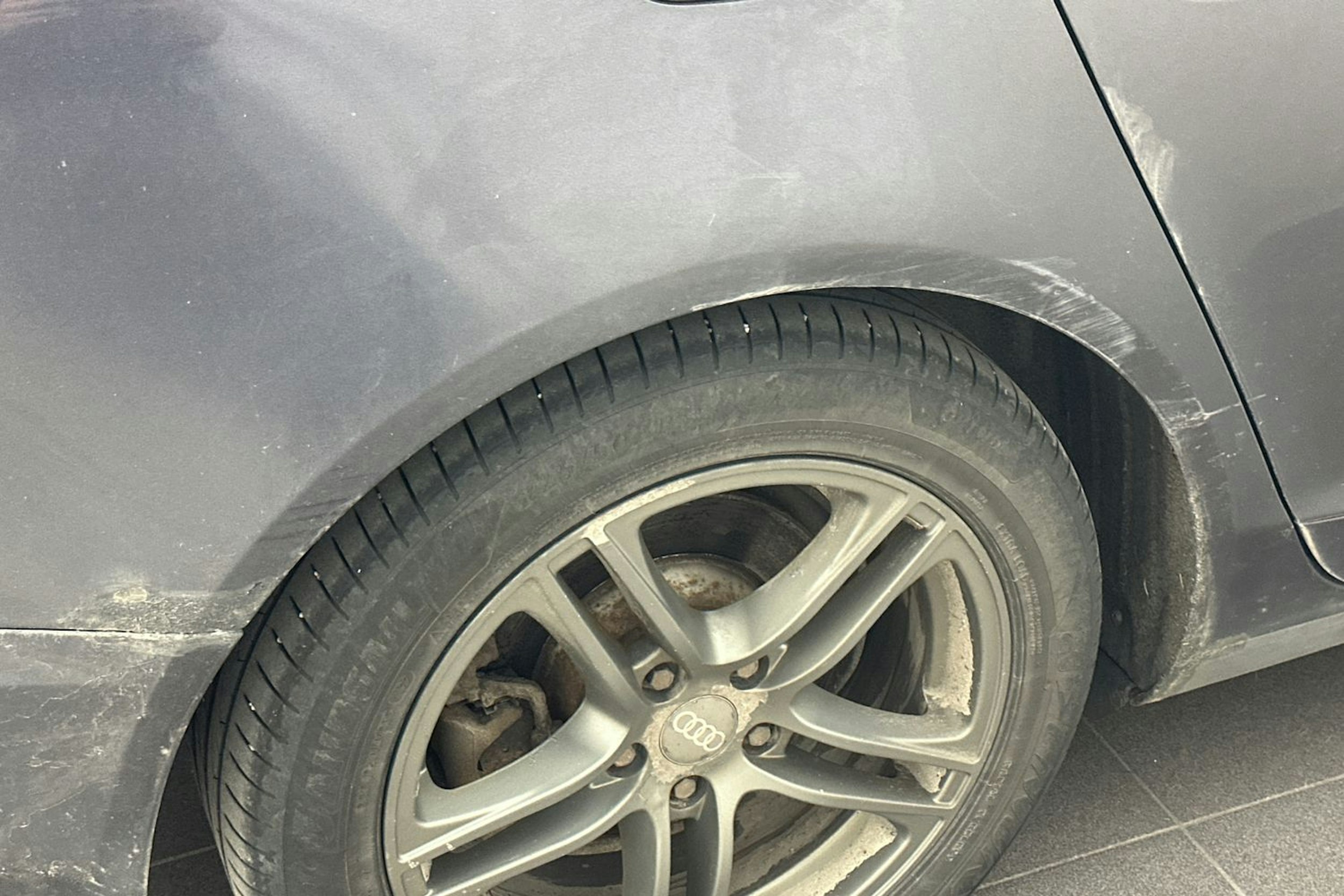 harmaa Audi A6 2004 kuva 29.