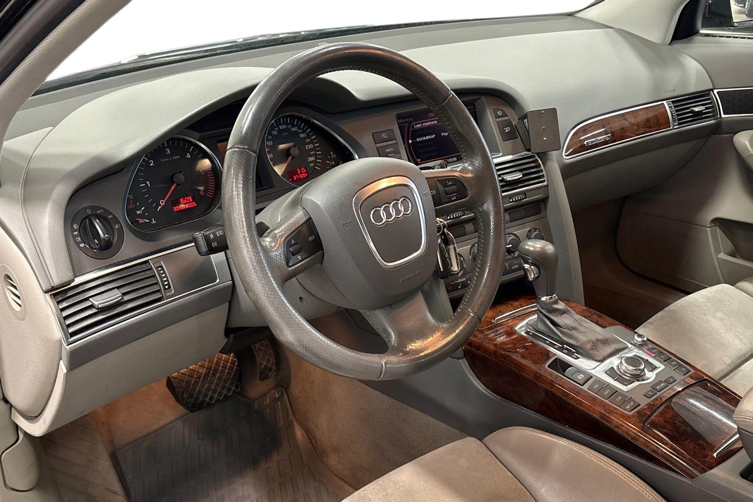 musta Audi A6 2005 kuva 6.