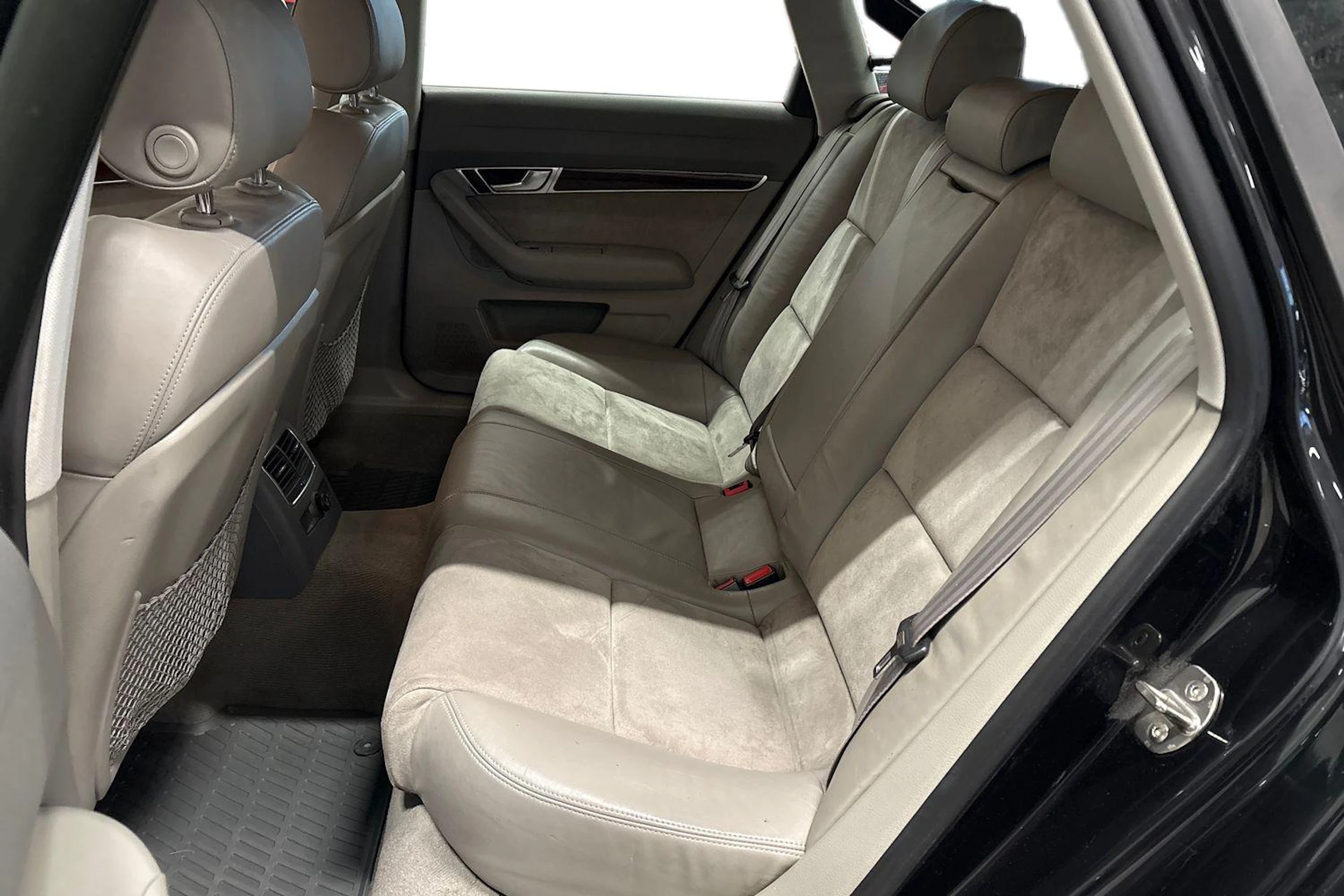 musta Audi A6 2005 kuva 8.
