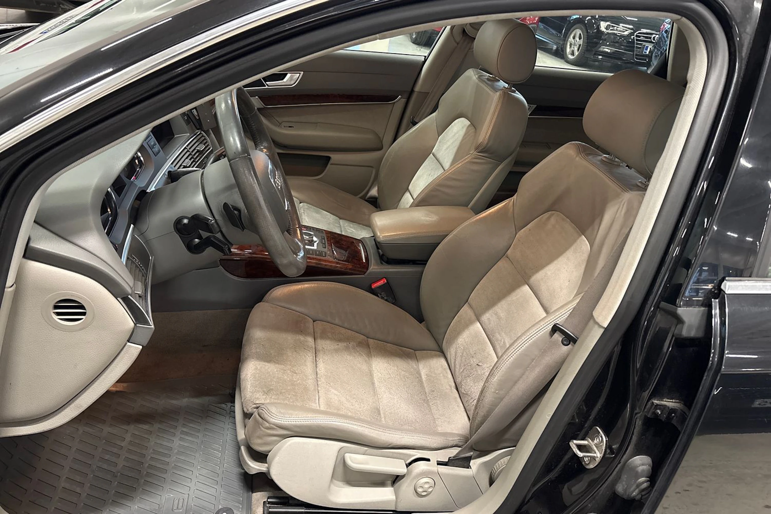 musta Audi A6 2005 kuva 11.