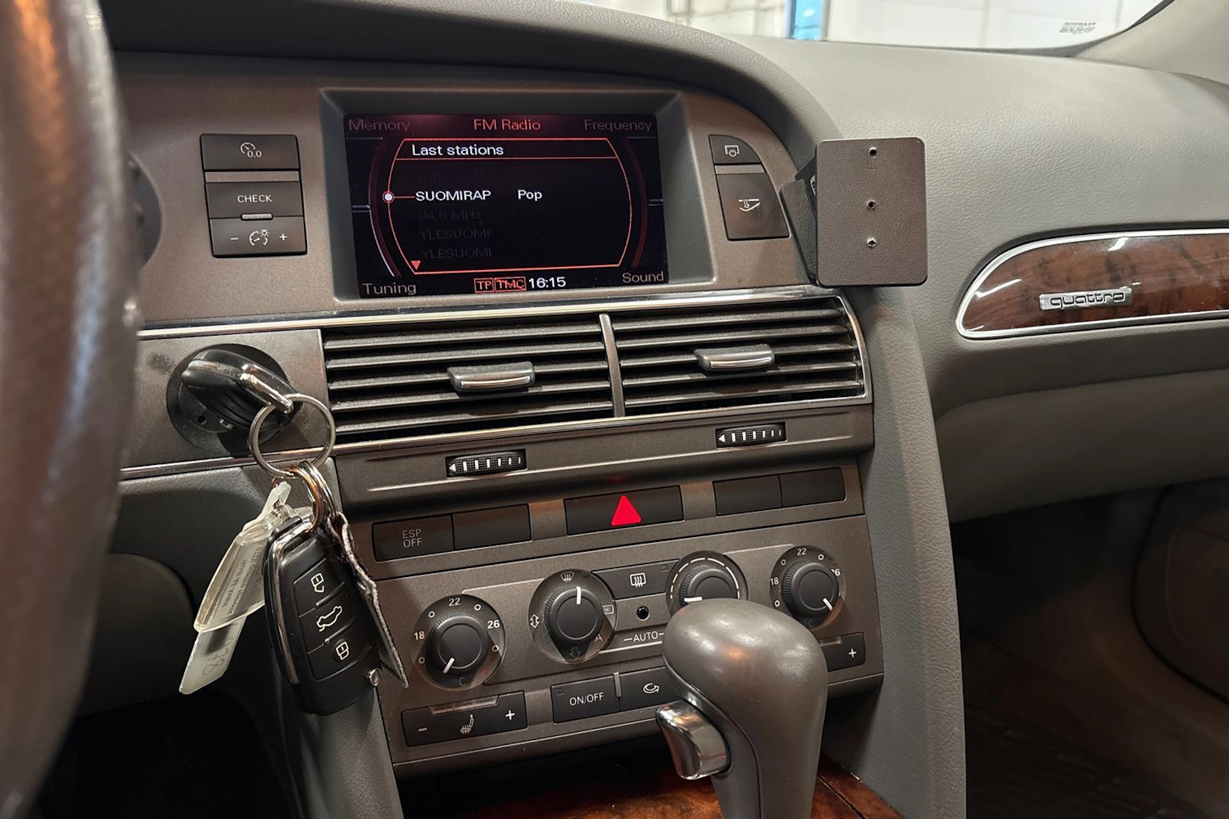 musta Audi A6 2005 kuva 18.
