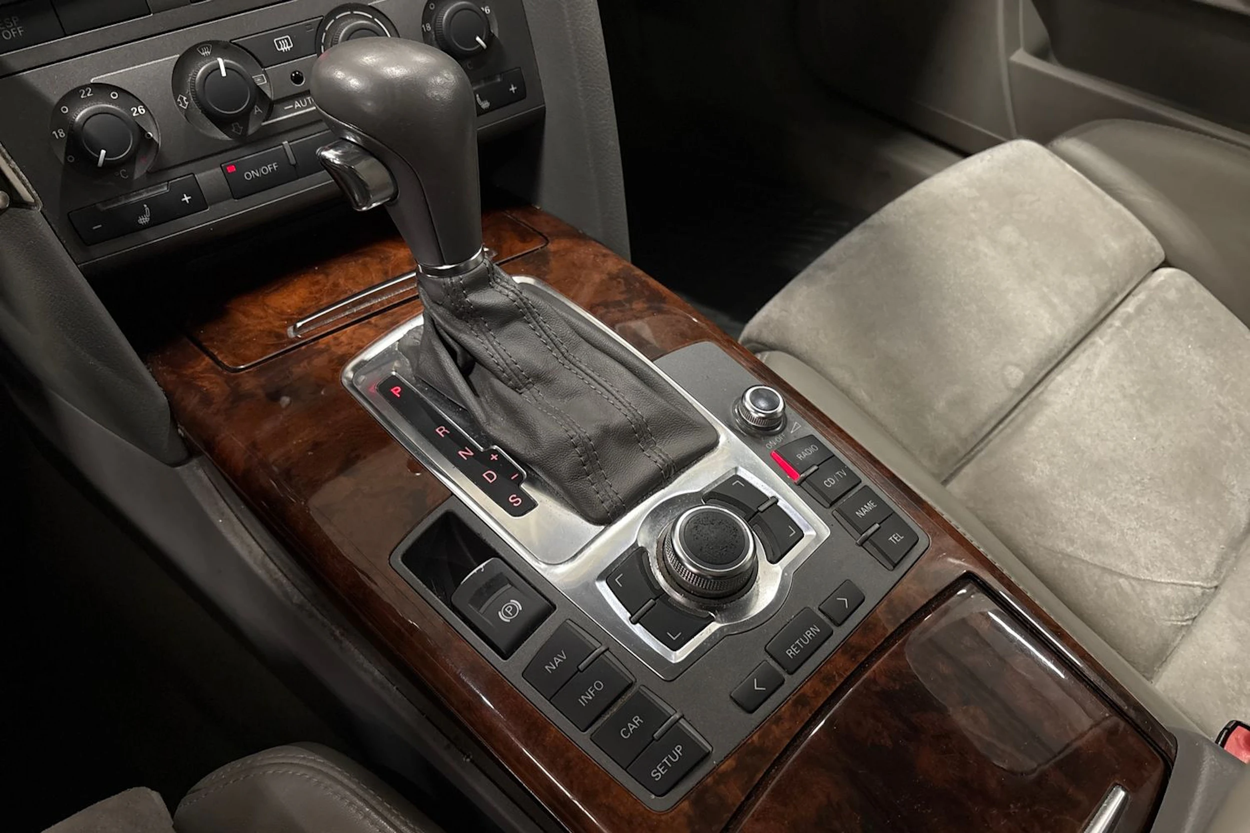 musta Audi A6 2005 kuva 19.