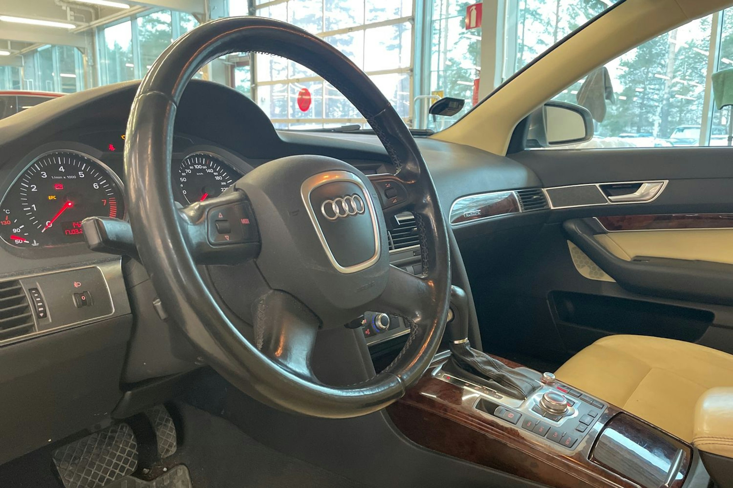 Harmaa Audi A6 2005 kuva 16.