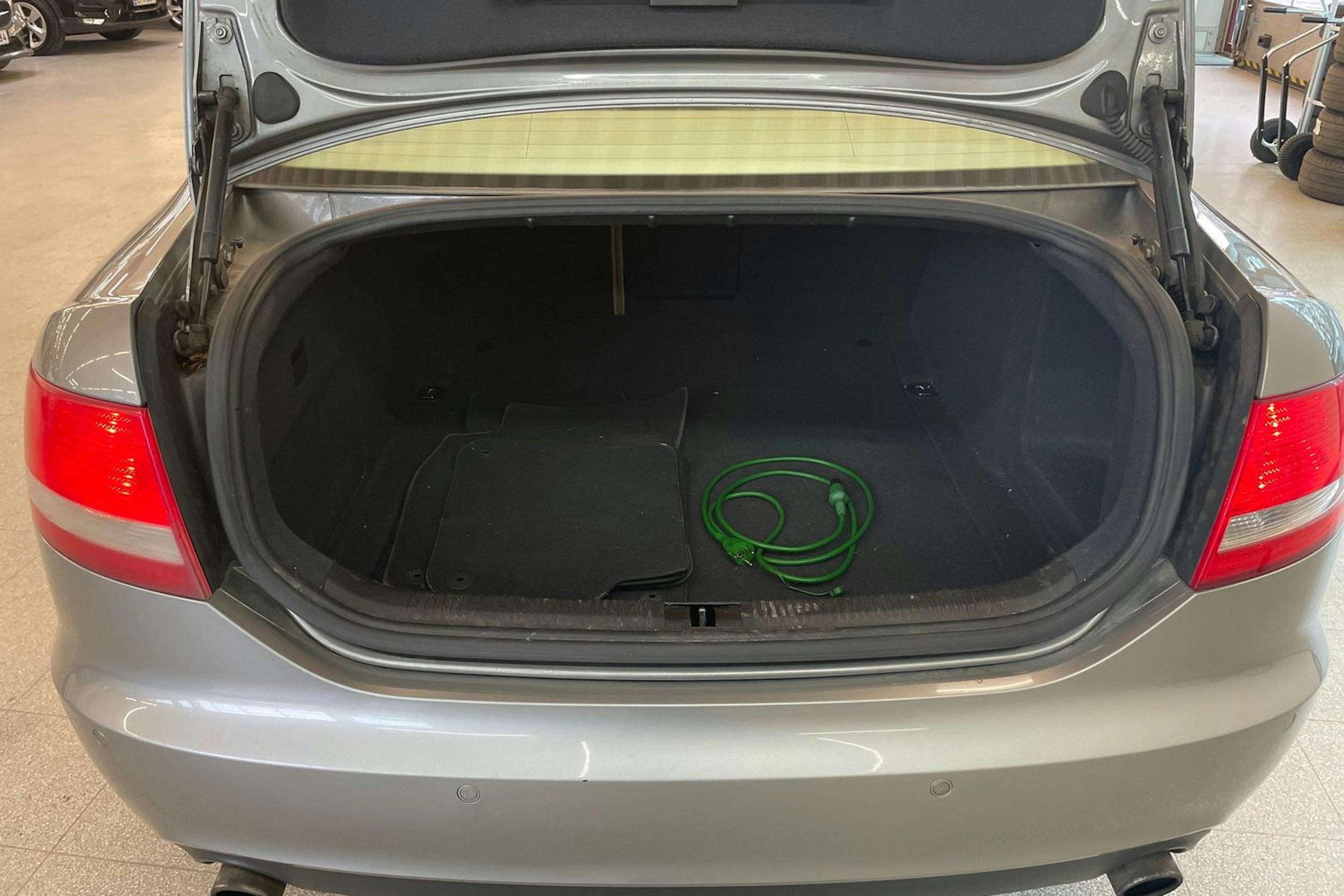 Harmaa Audi A6 2005 kuva 35.