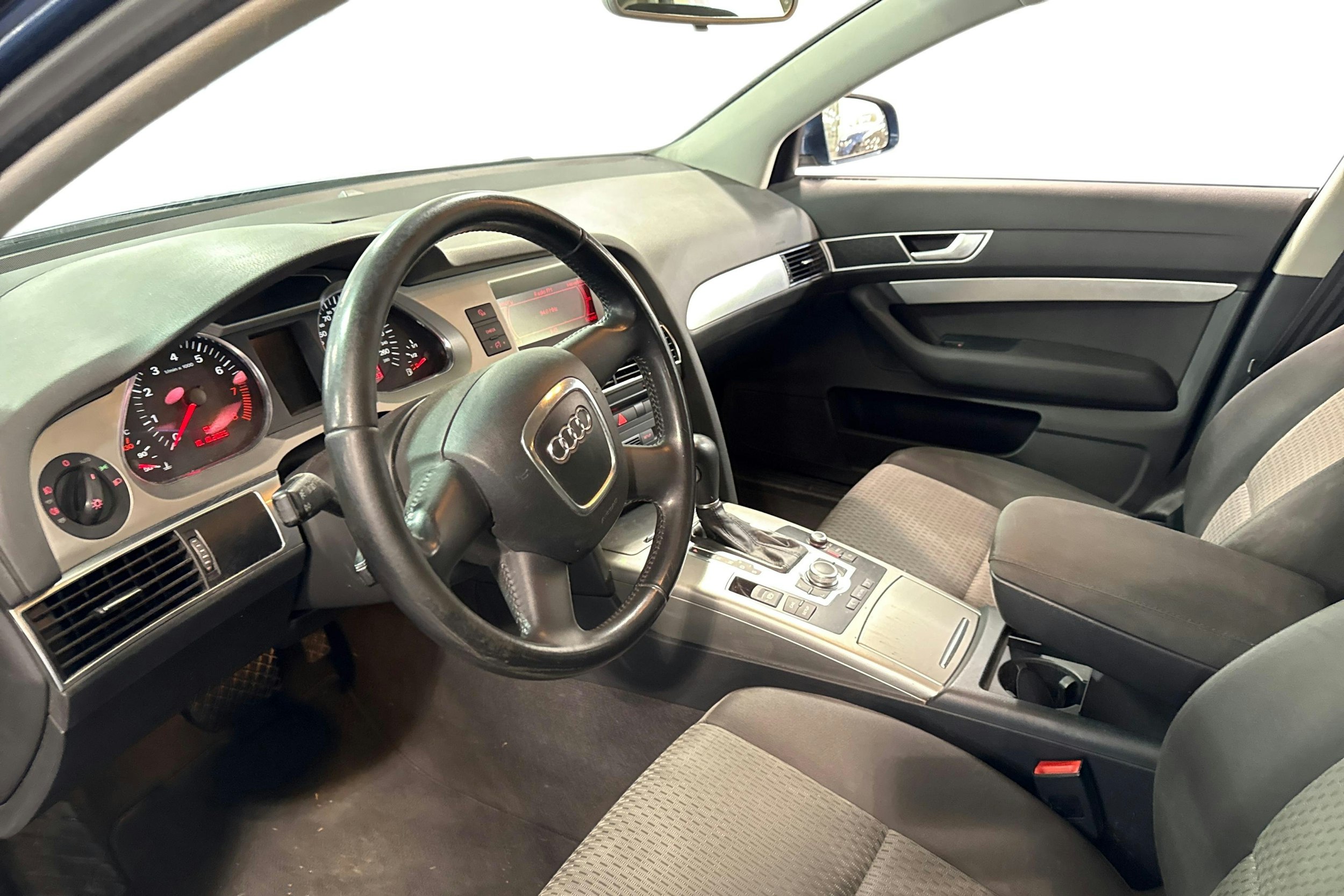 sininen Audi A6 2008 kuva 3.
