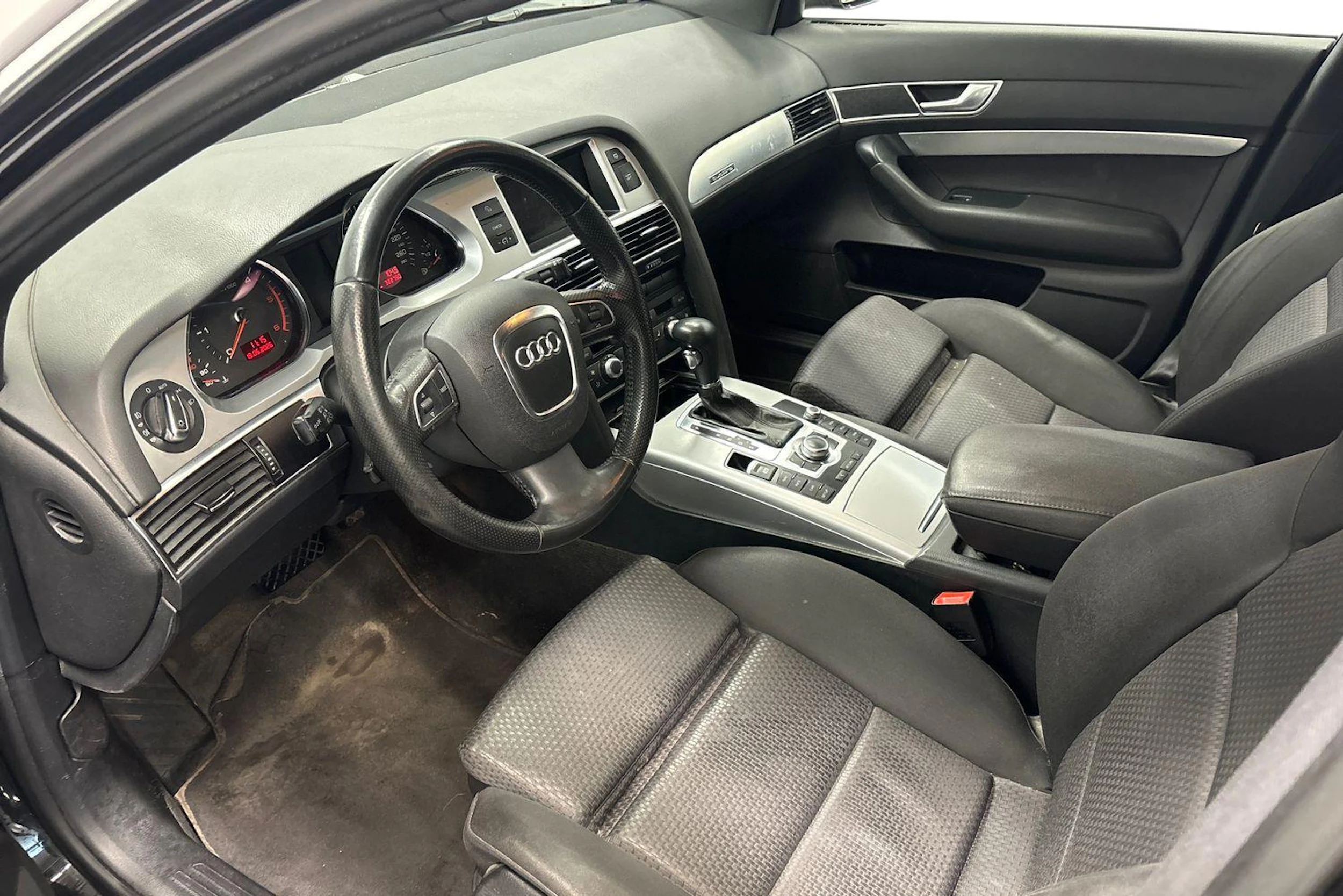 musta Audi A6 2009 kuva 6.
