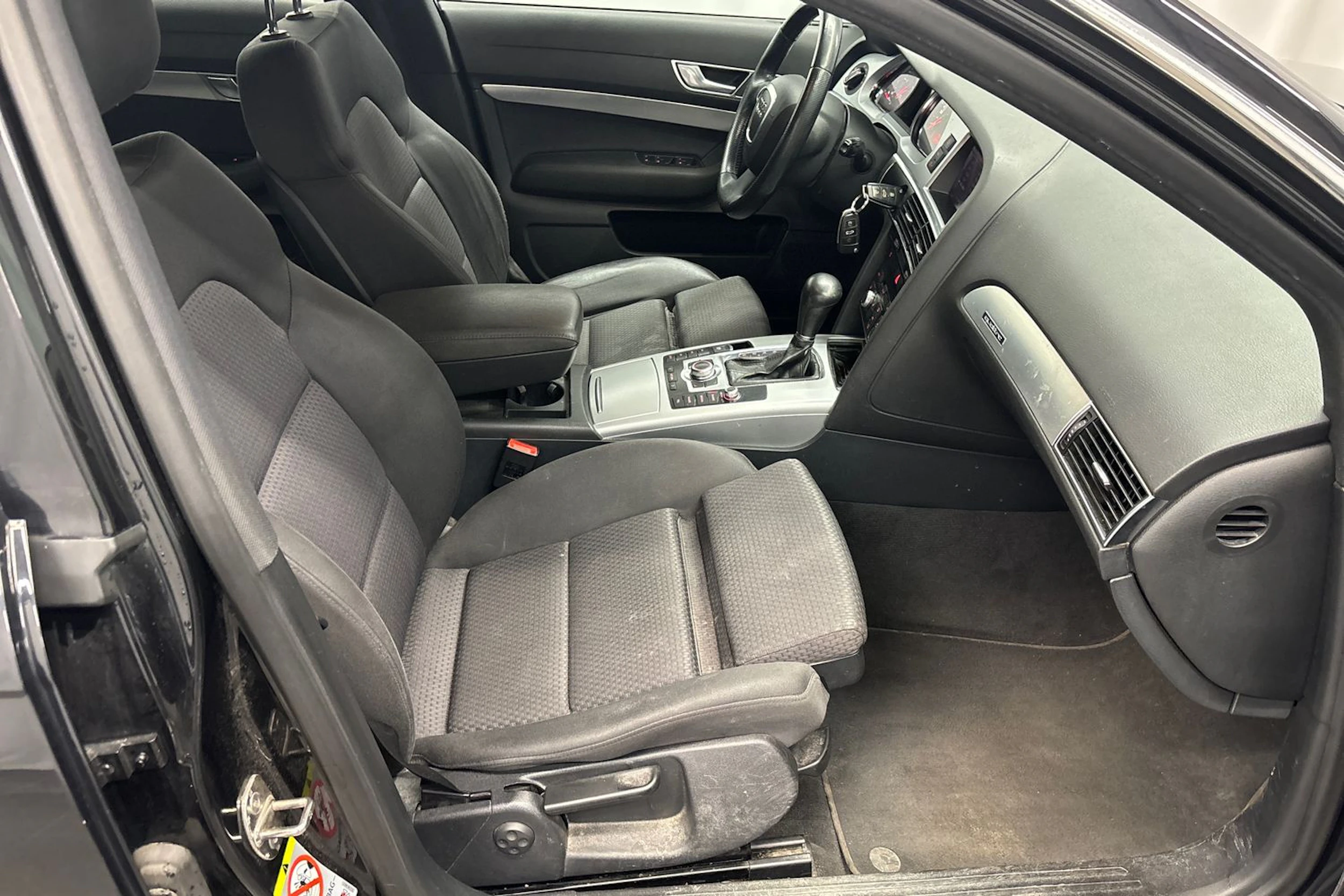 musta Audi A6 2009 kuva 25.