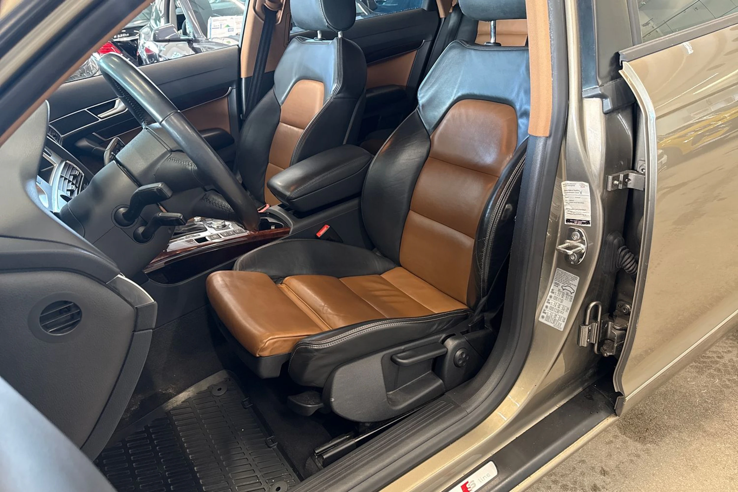 ruskea (beige) Audi A6 2009 kuva 18.