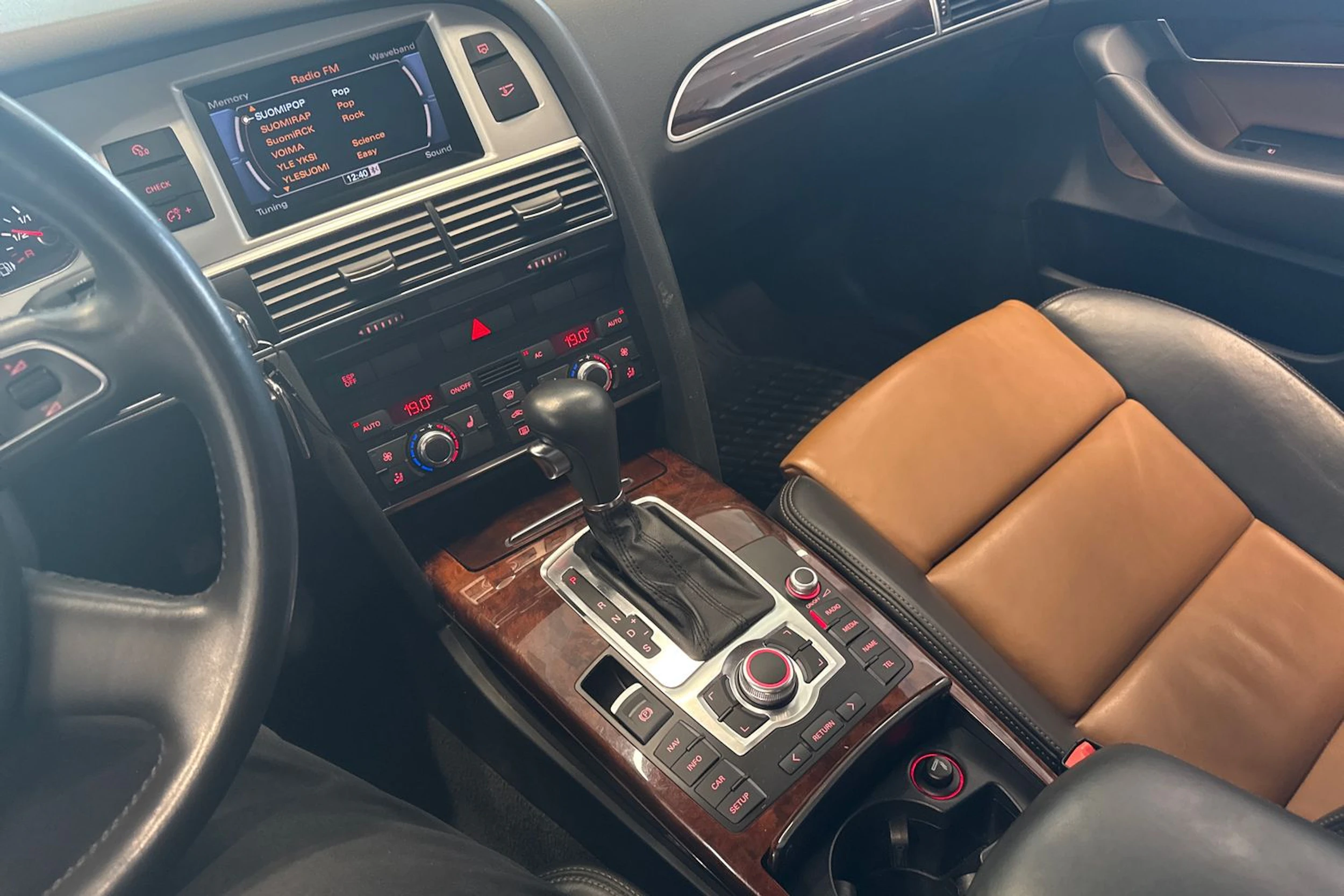 ruskea (beige) Audi A6 2009 kuva 24.