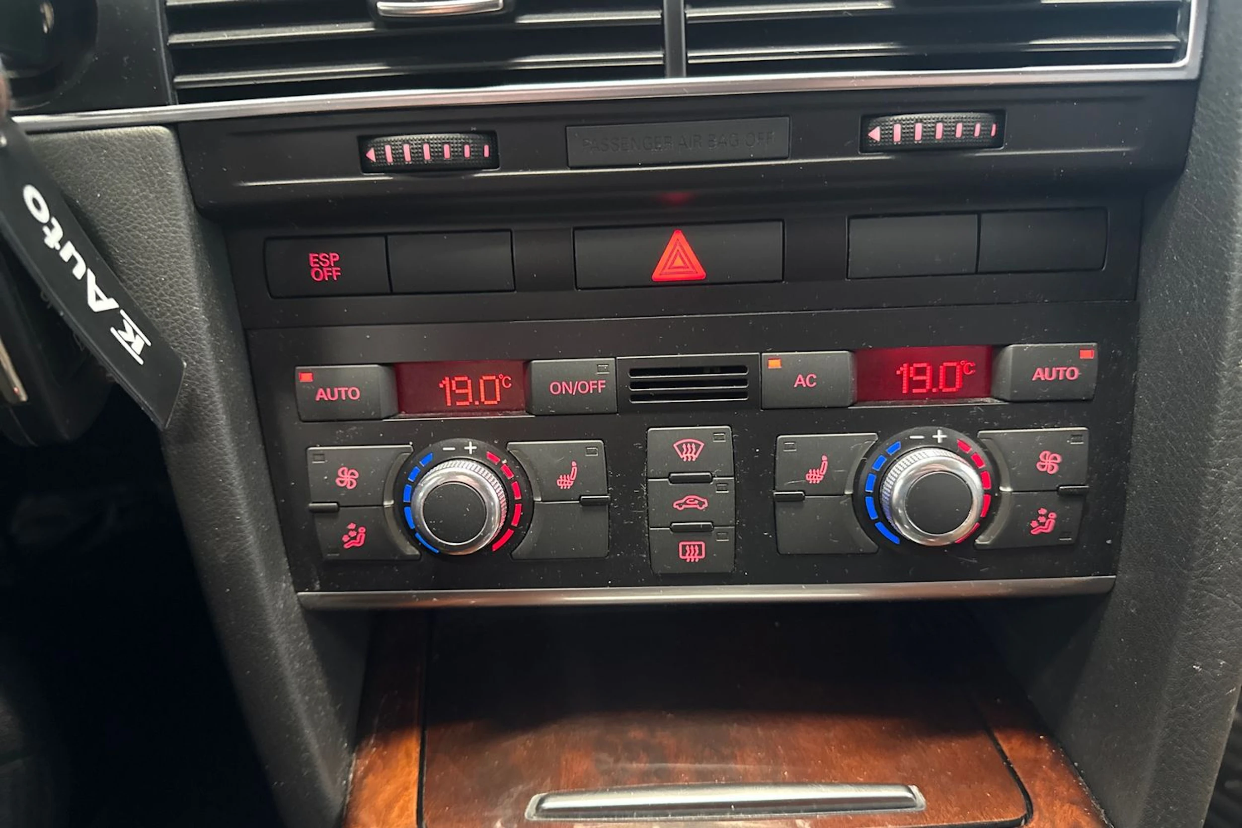 ruskea (beige) Audi A6 2009 kuva 25.