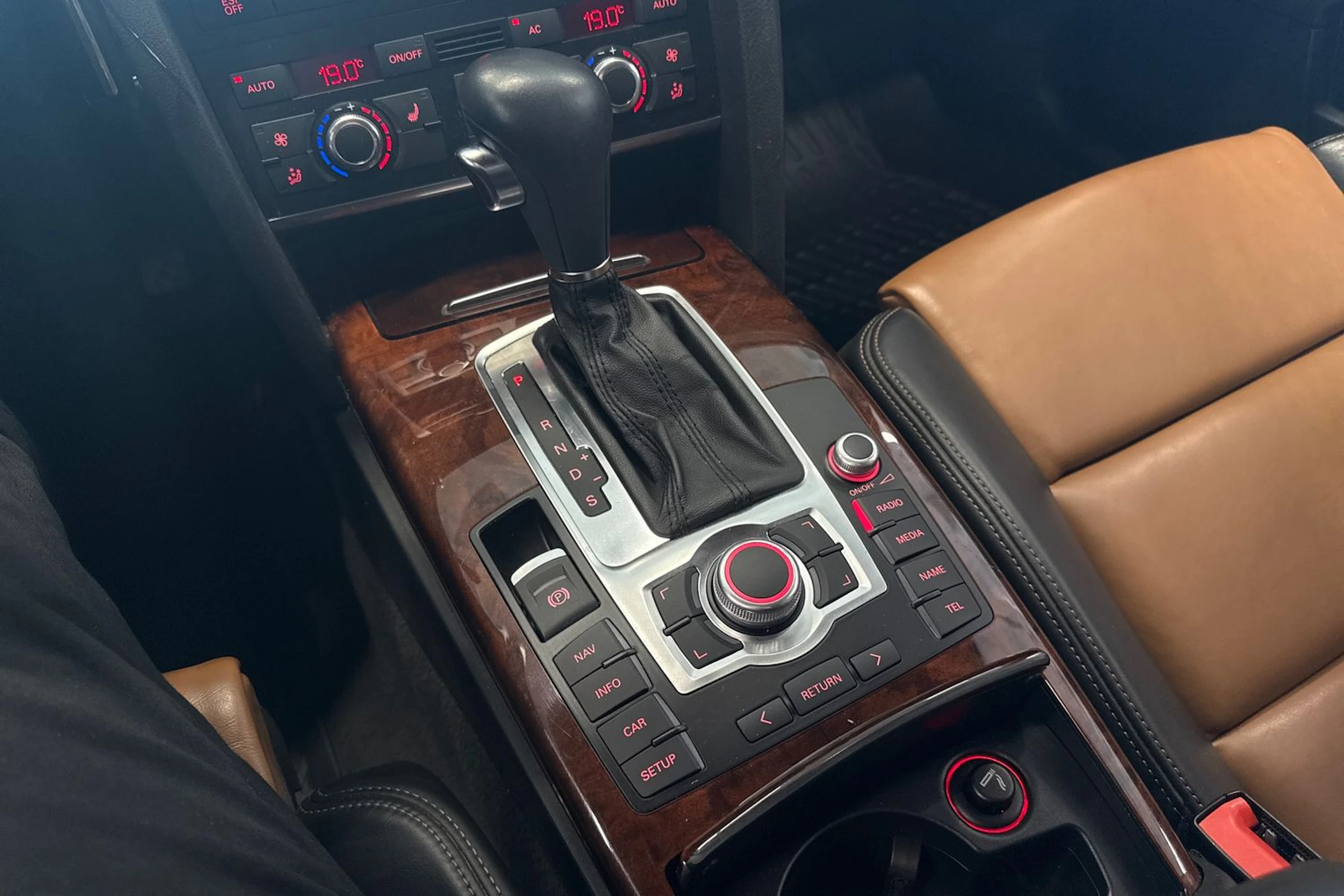 ruskea (beige) Audi A6 2009 kuva 29.