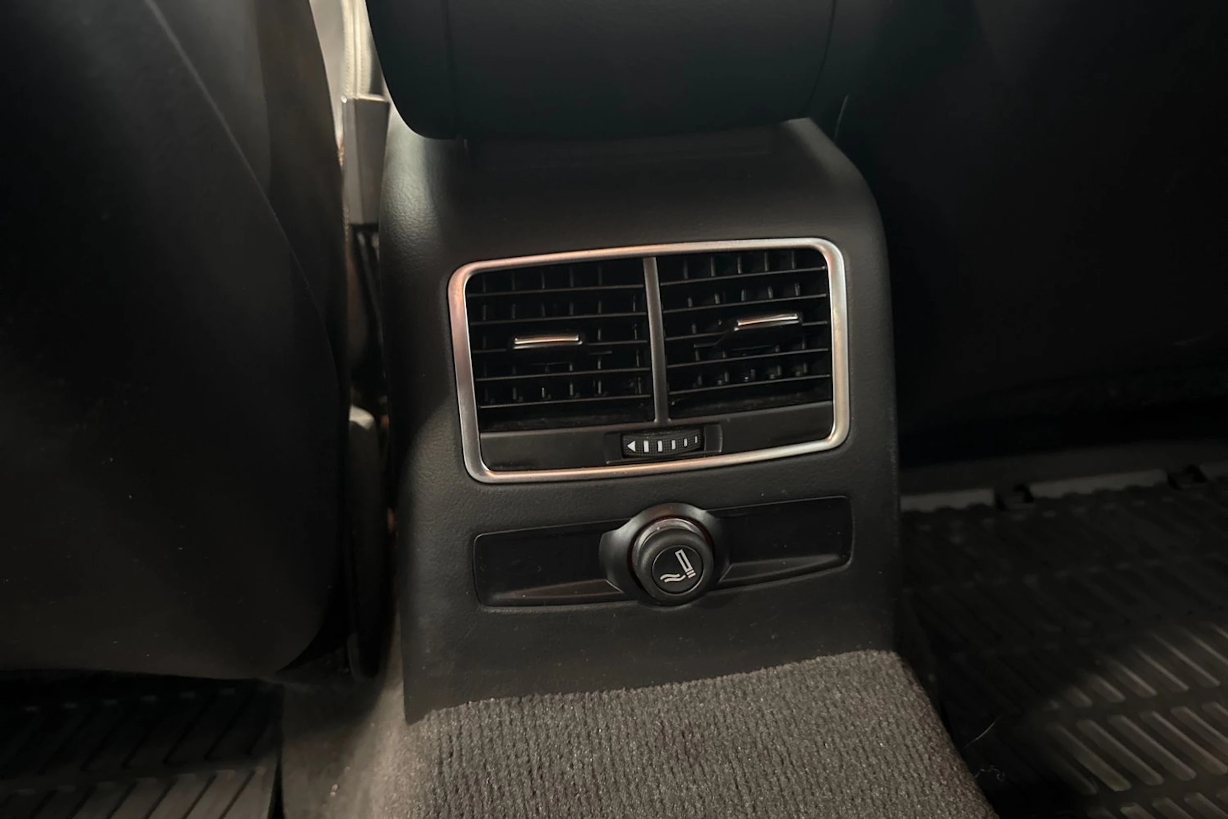 ruskea (beige) Audi A6 2009 kuva 30.