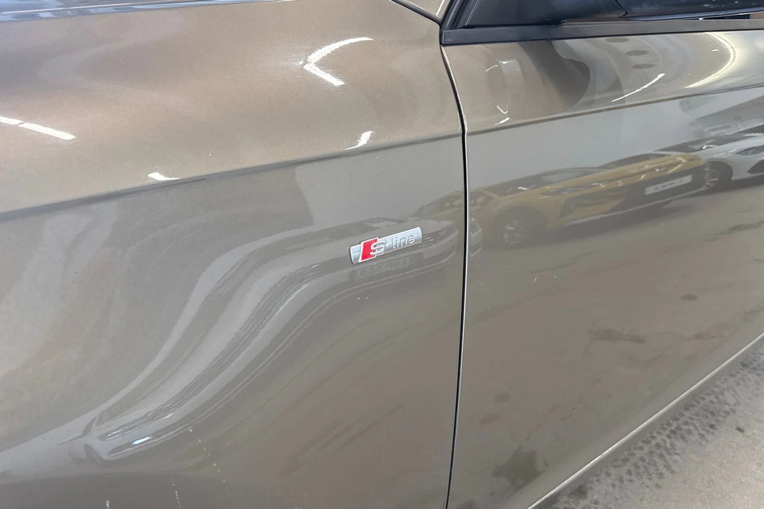 ruskea (beige) Audi A6 2009 kuva 33.