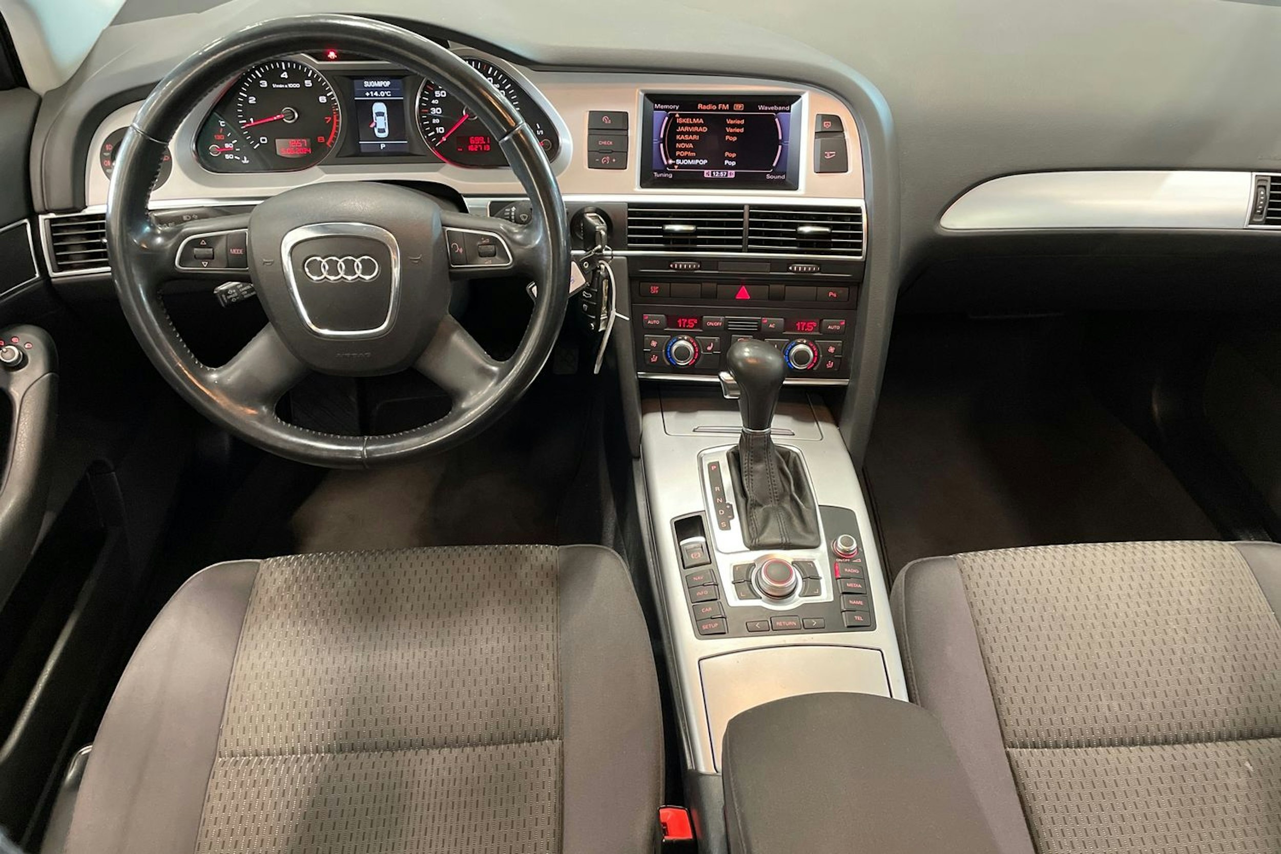Harmaa Audi A6 2010 kuva 9.