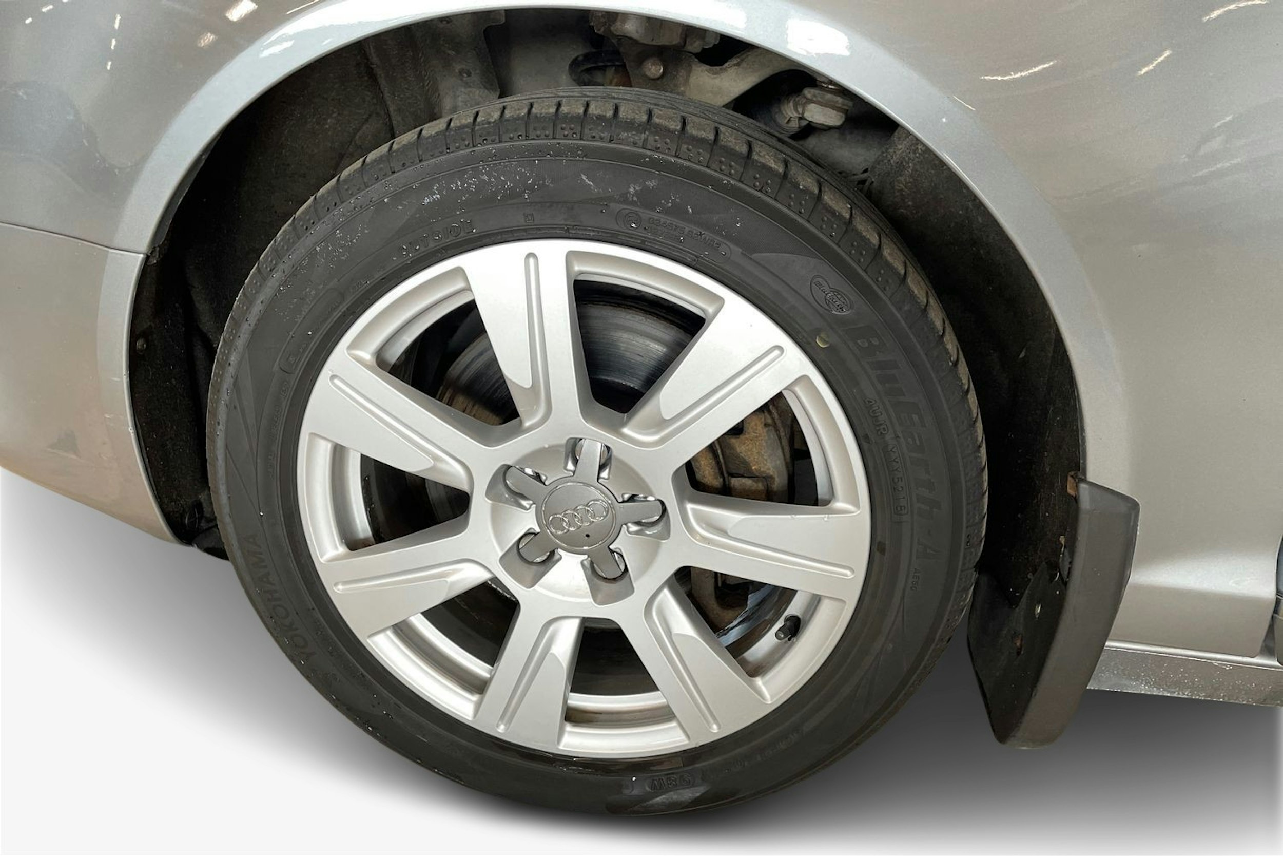 Harmaa Audi A6 2010 kuva 11.