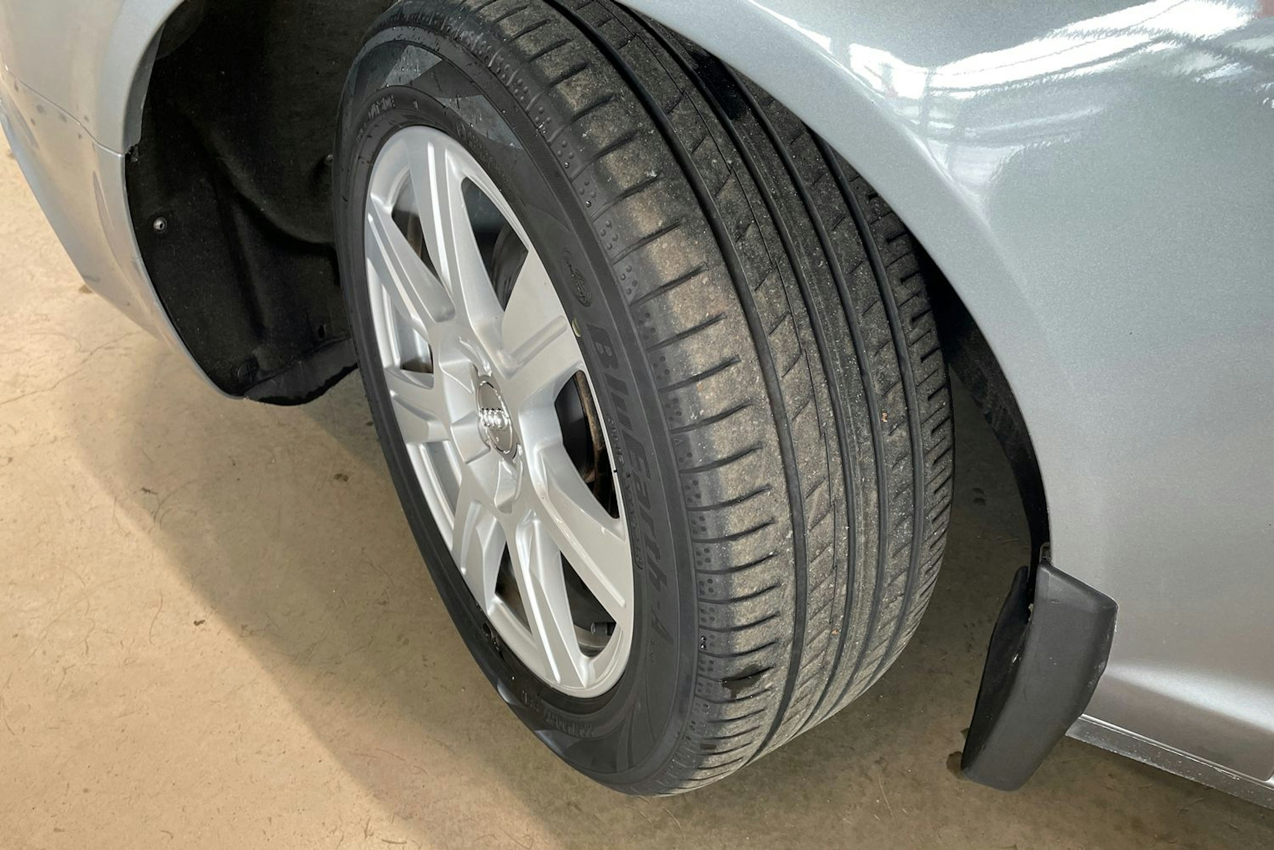 Harmaa Audi A6 2010 kuva 13.