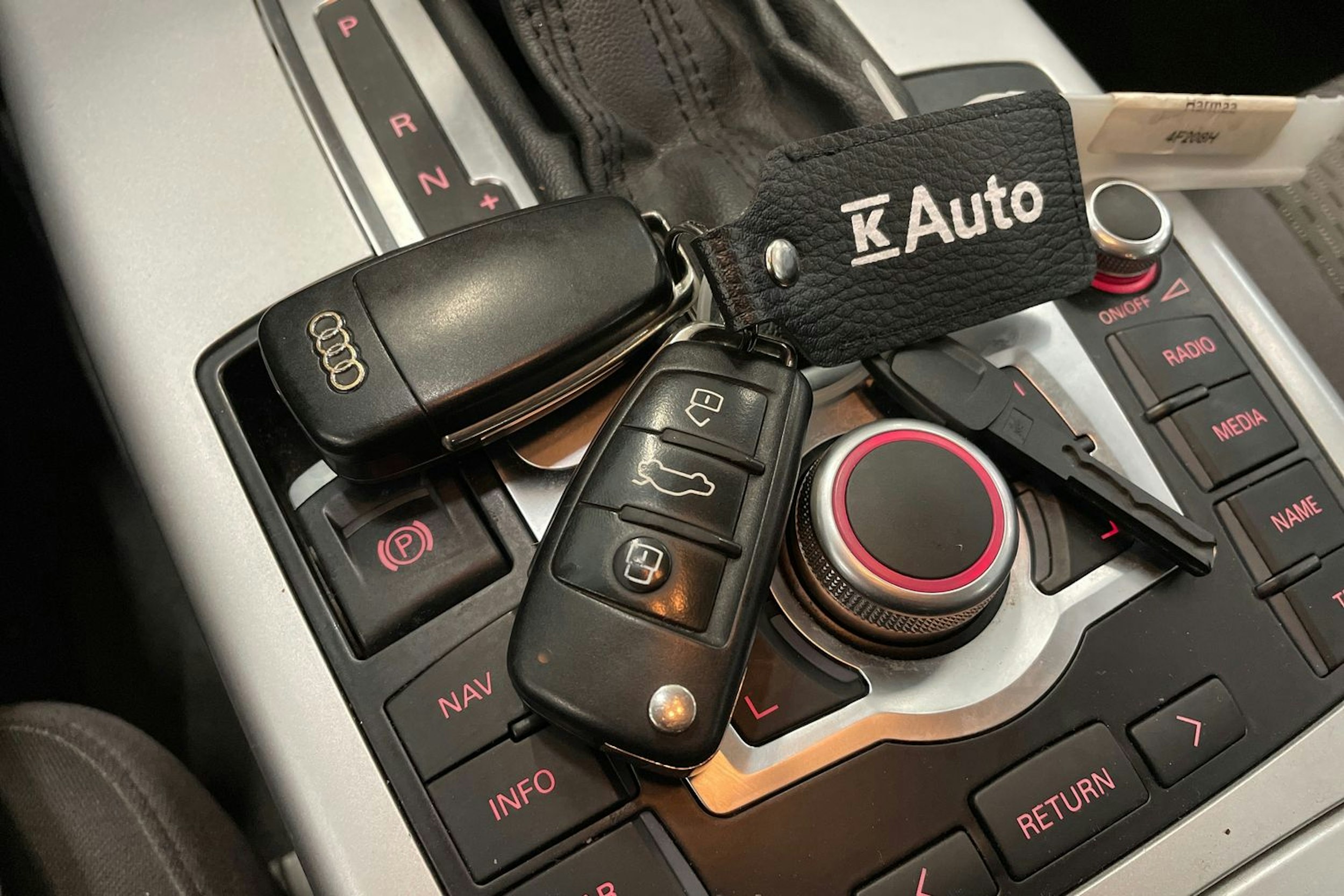 Harmaa Audi A6 2010 kuva 26.