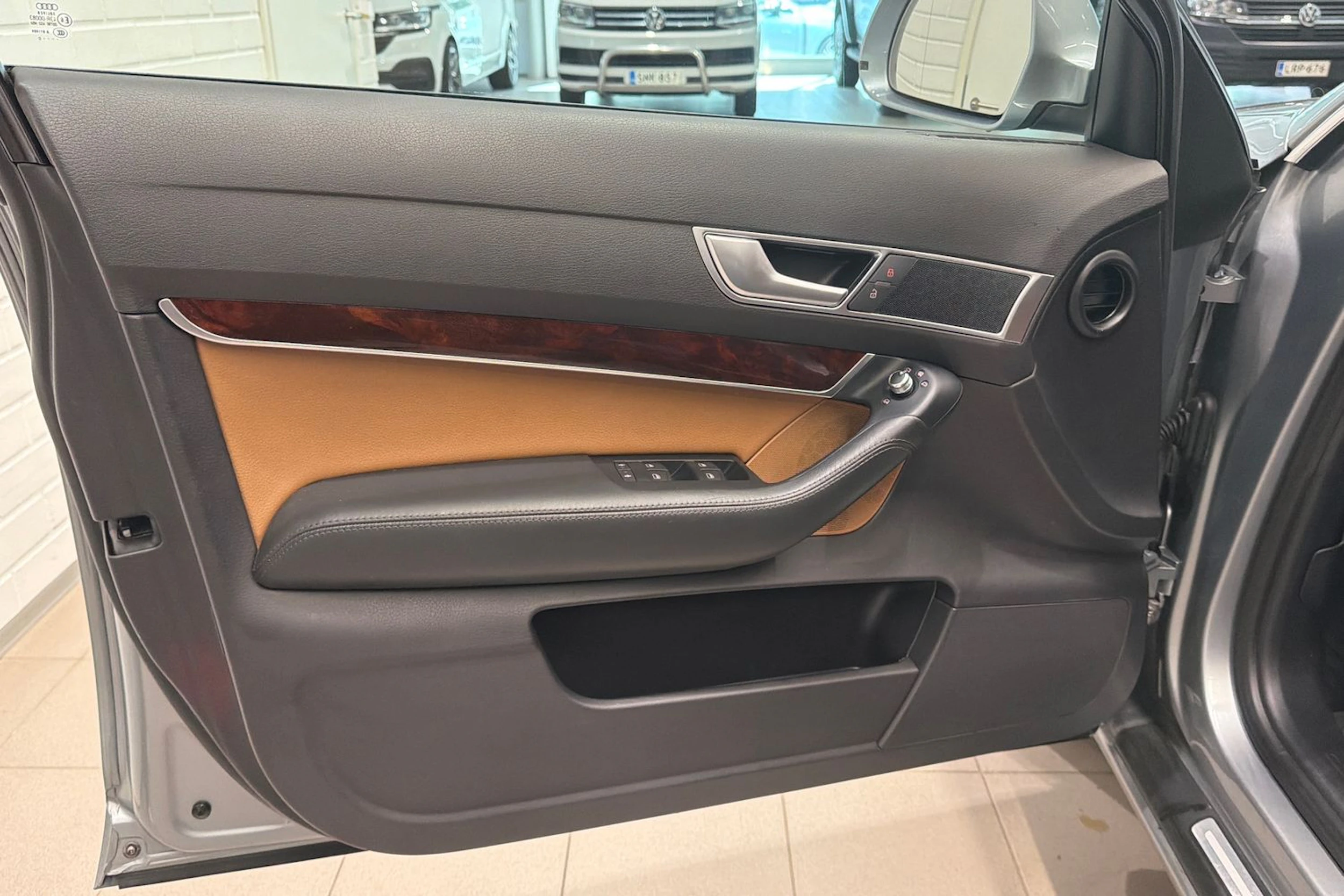 Harmaa Audi A6 2010 kuva 18.
