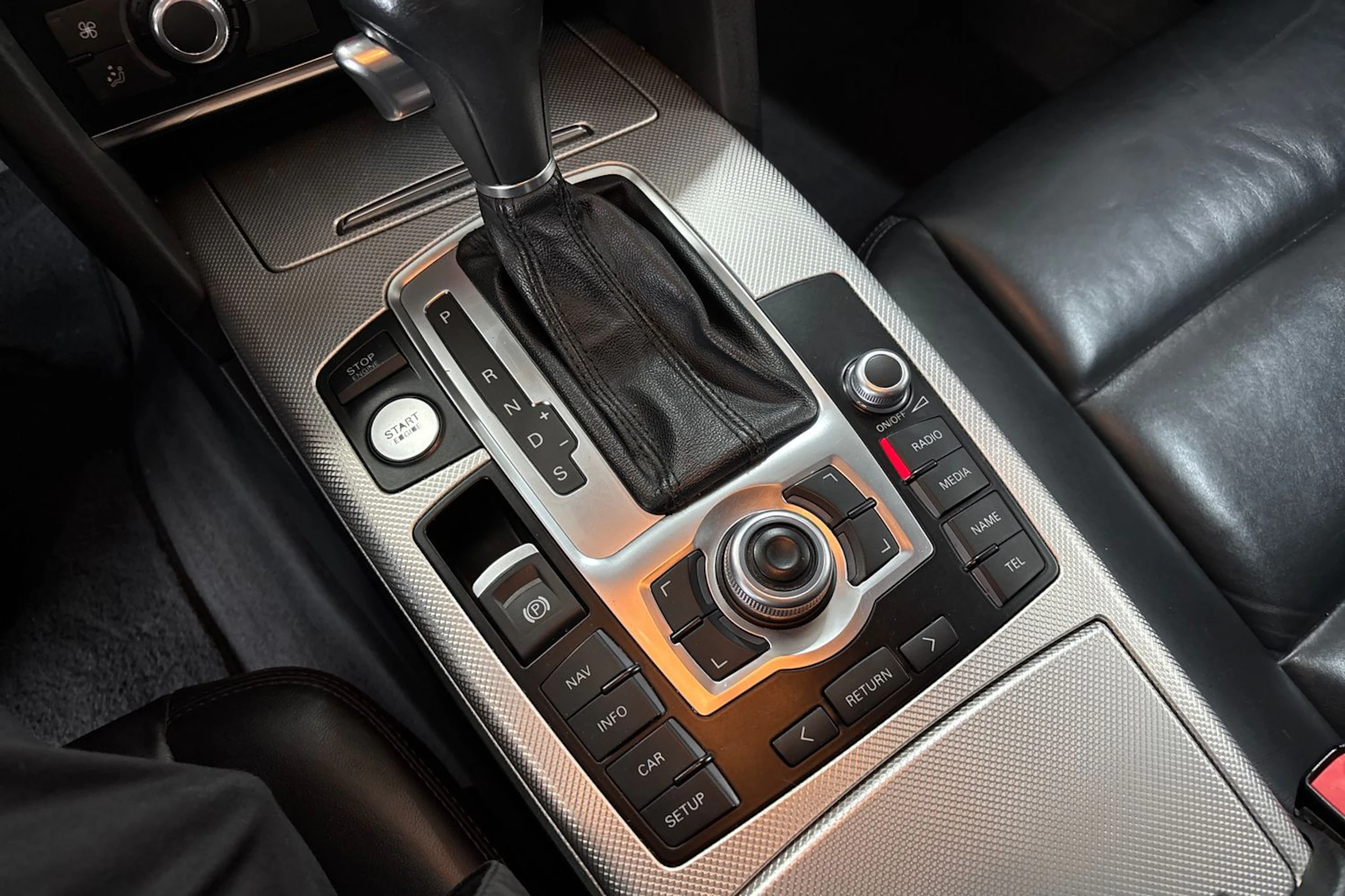 harmaa Audi A6 2010 kuva 28.