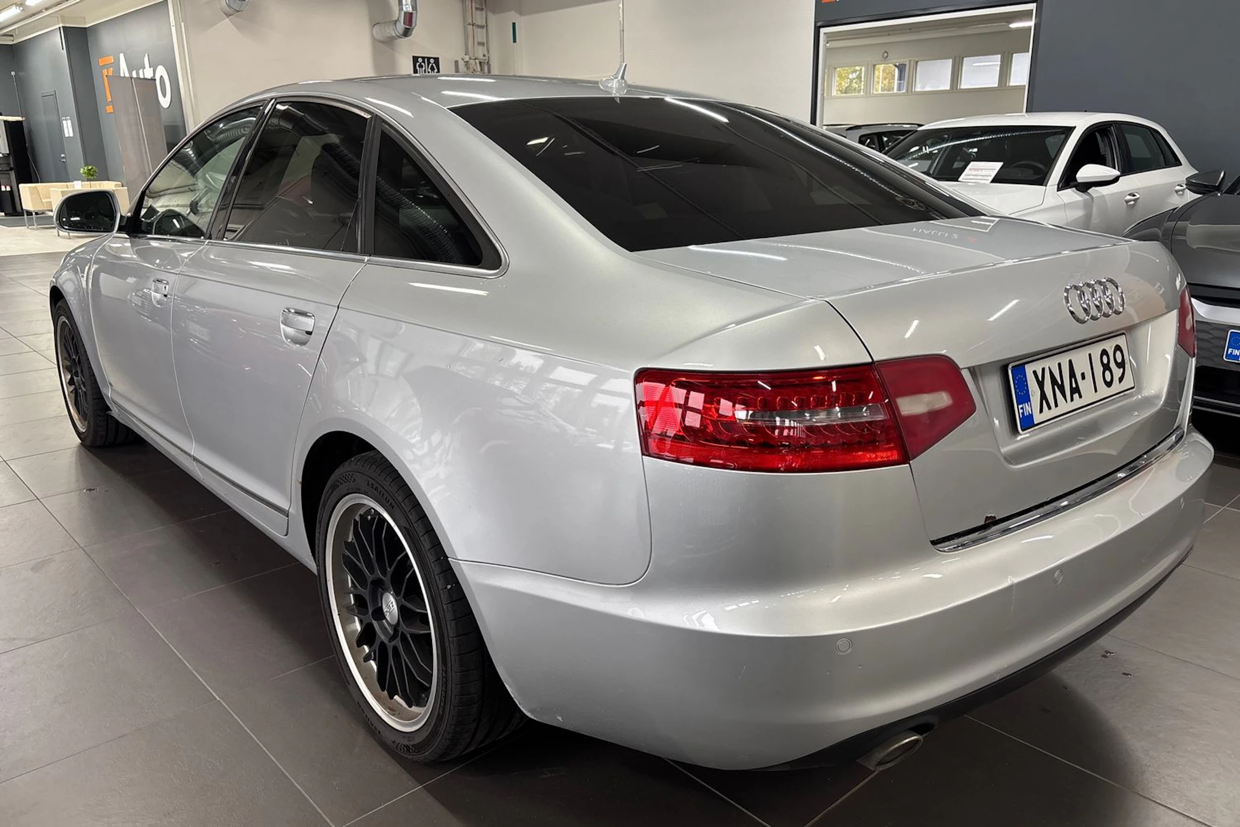 harmaa Audi A6 2010 kuva 37.