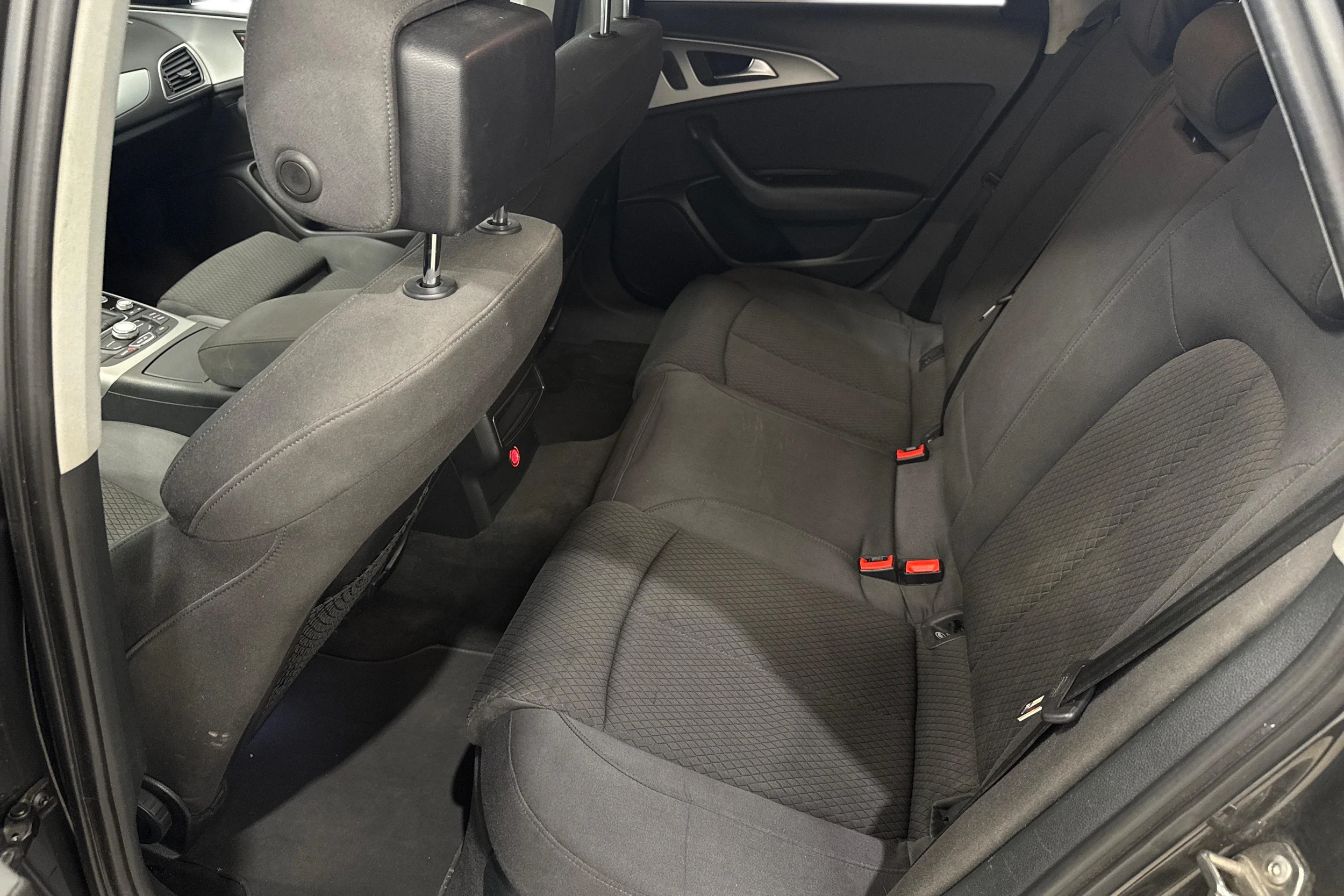 harmaa Audi A6 2011 kuva 11.