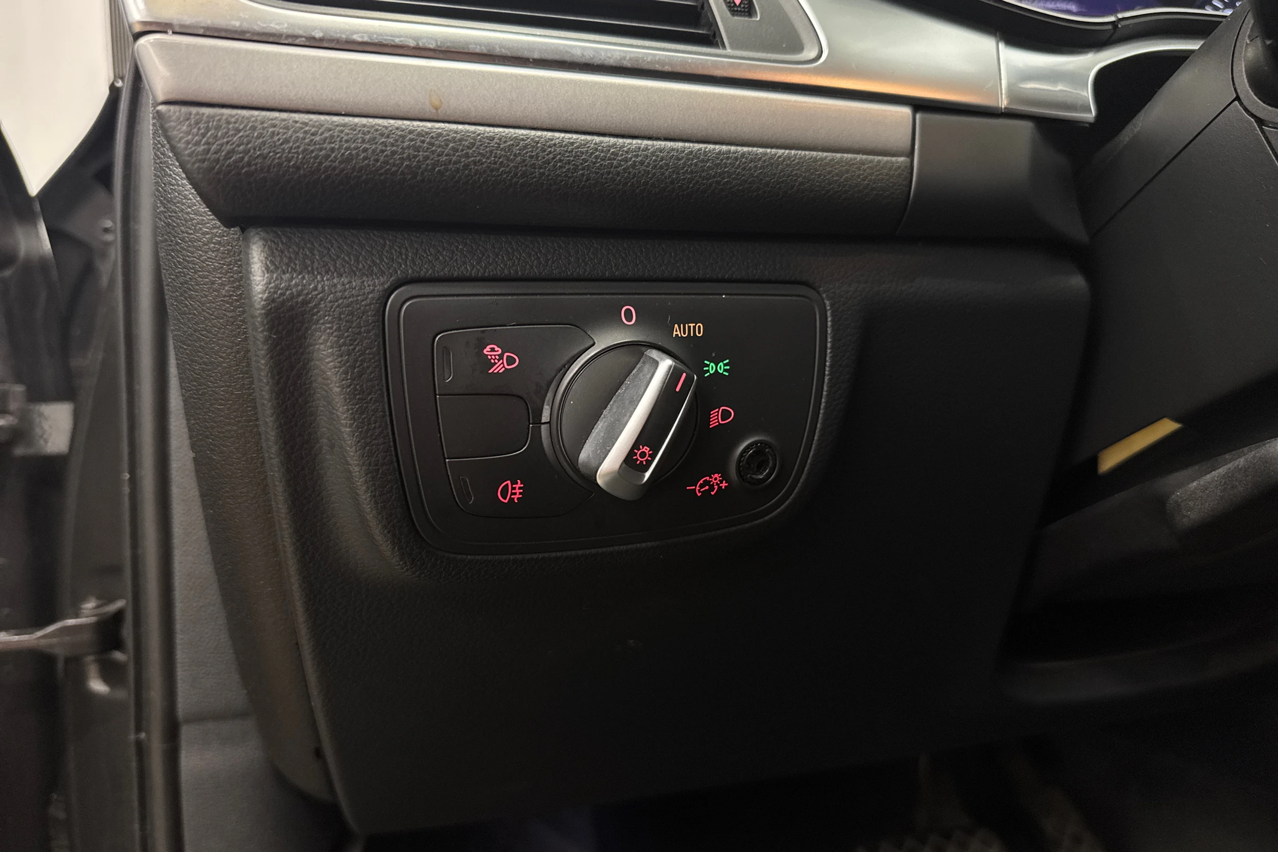 harmaa Audi A6 2011 kuva 18.