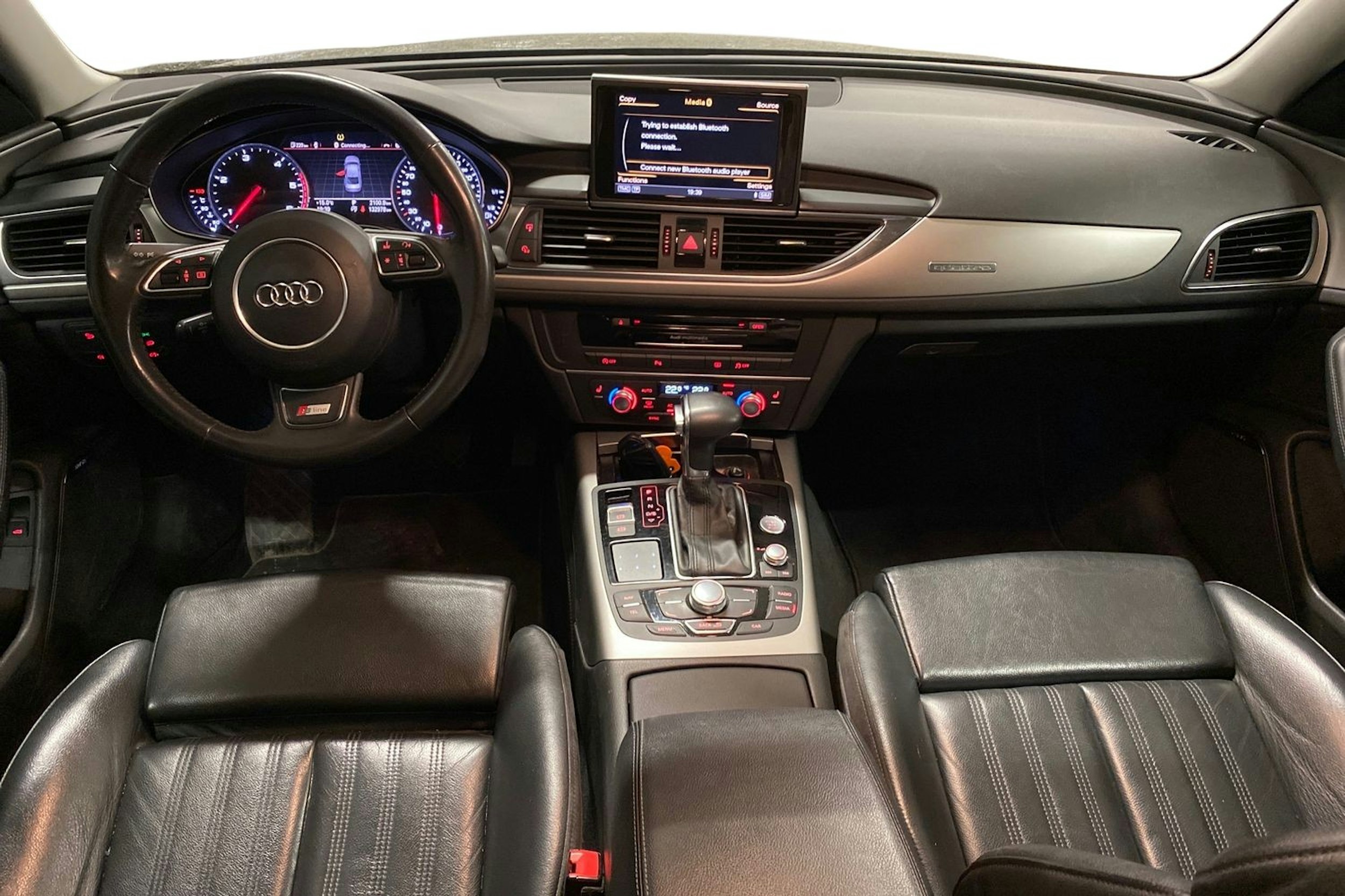 musta Audi A6 2011 kuva 3.