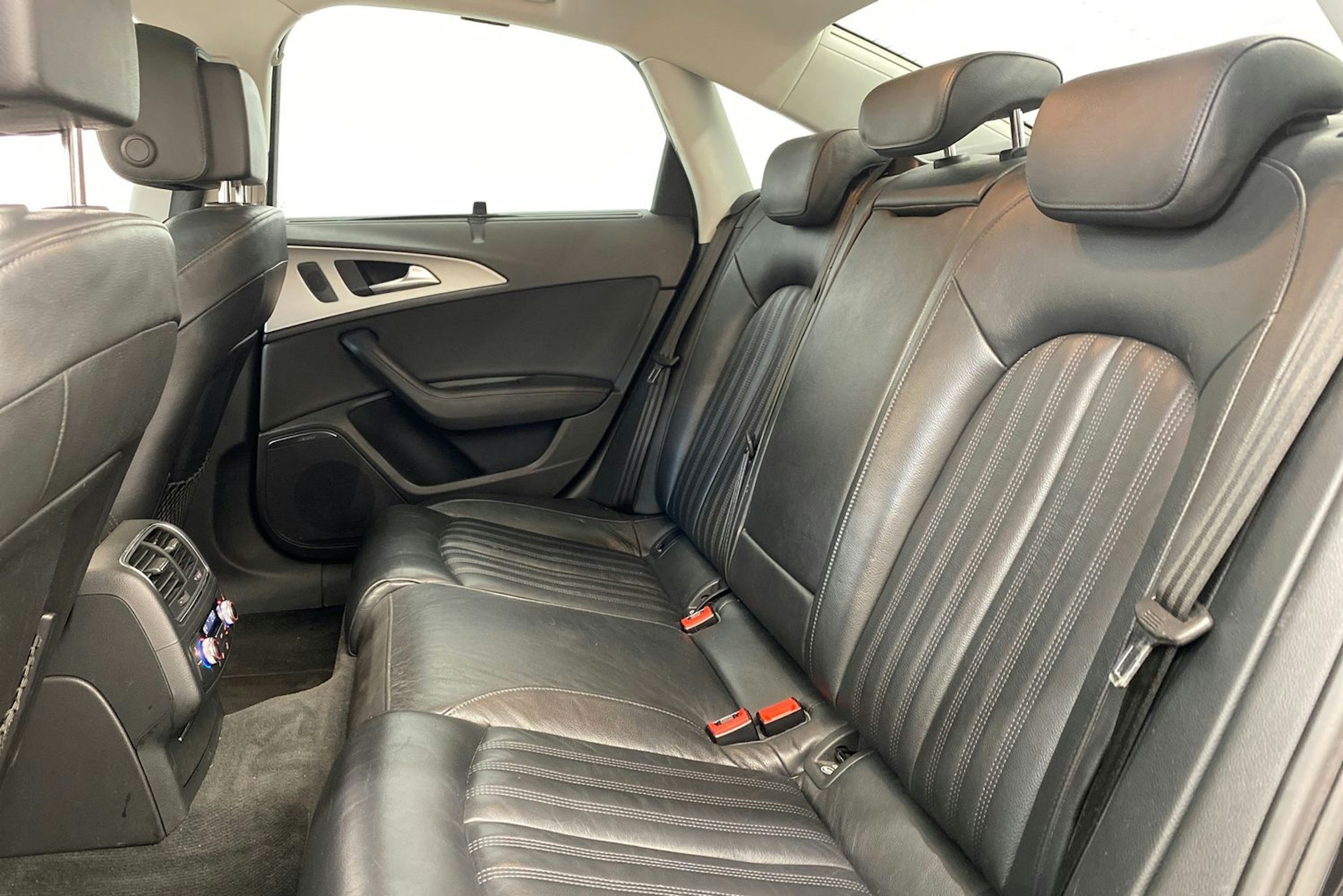 musta Audi A6 2011 kuva 13.