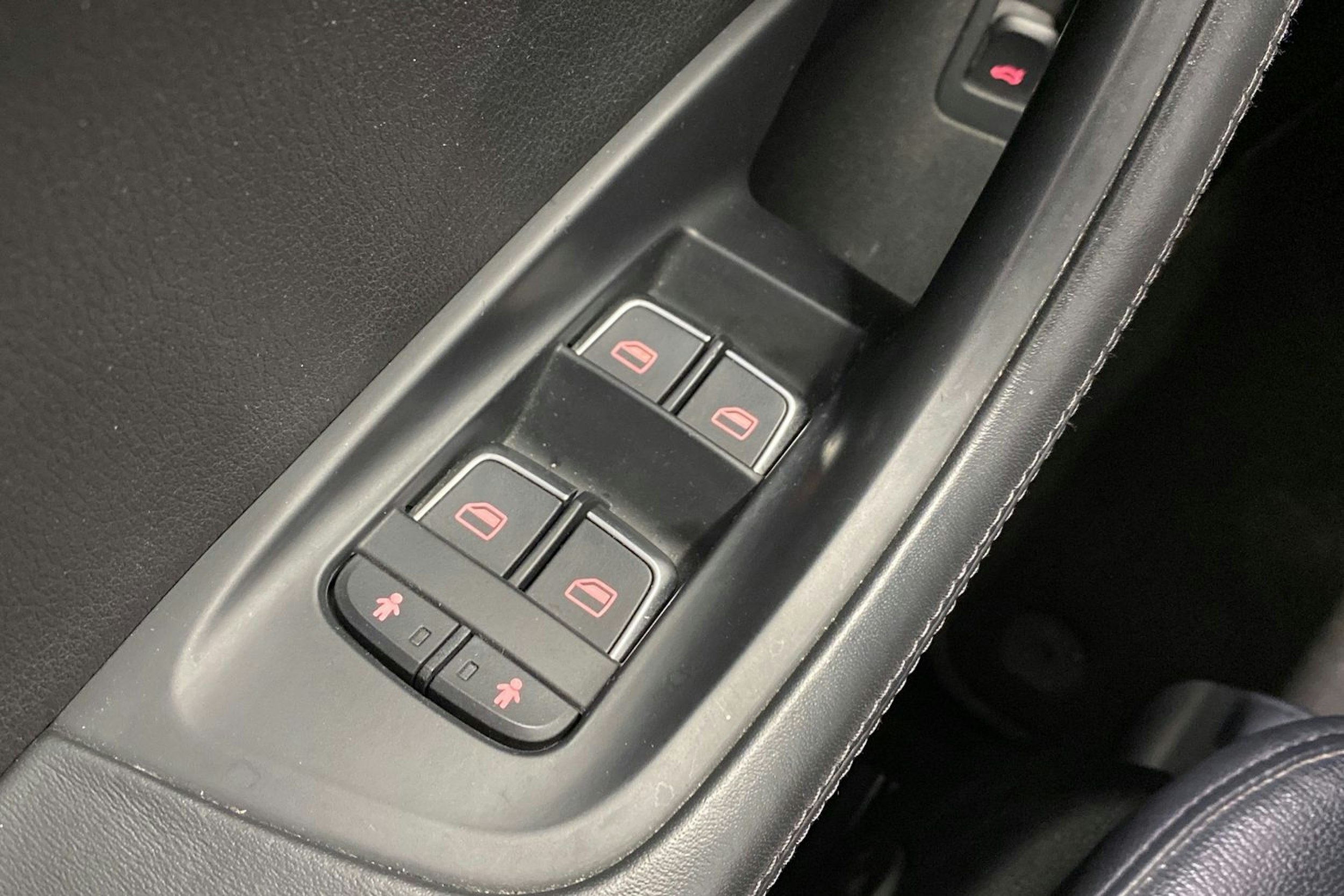 musta Audi A6 2011 kuva 17.