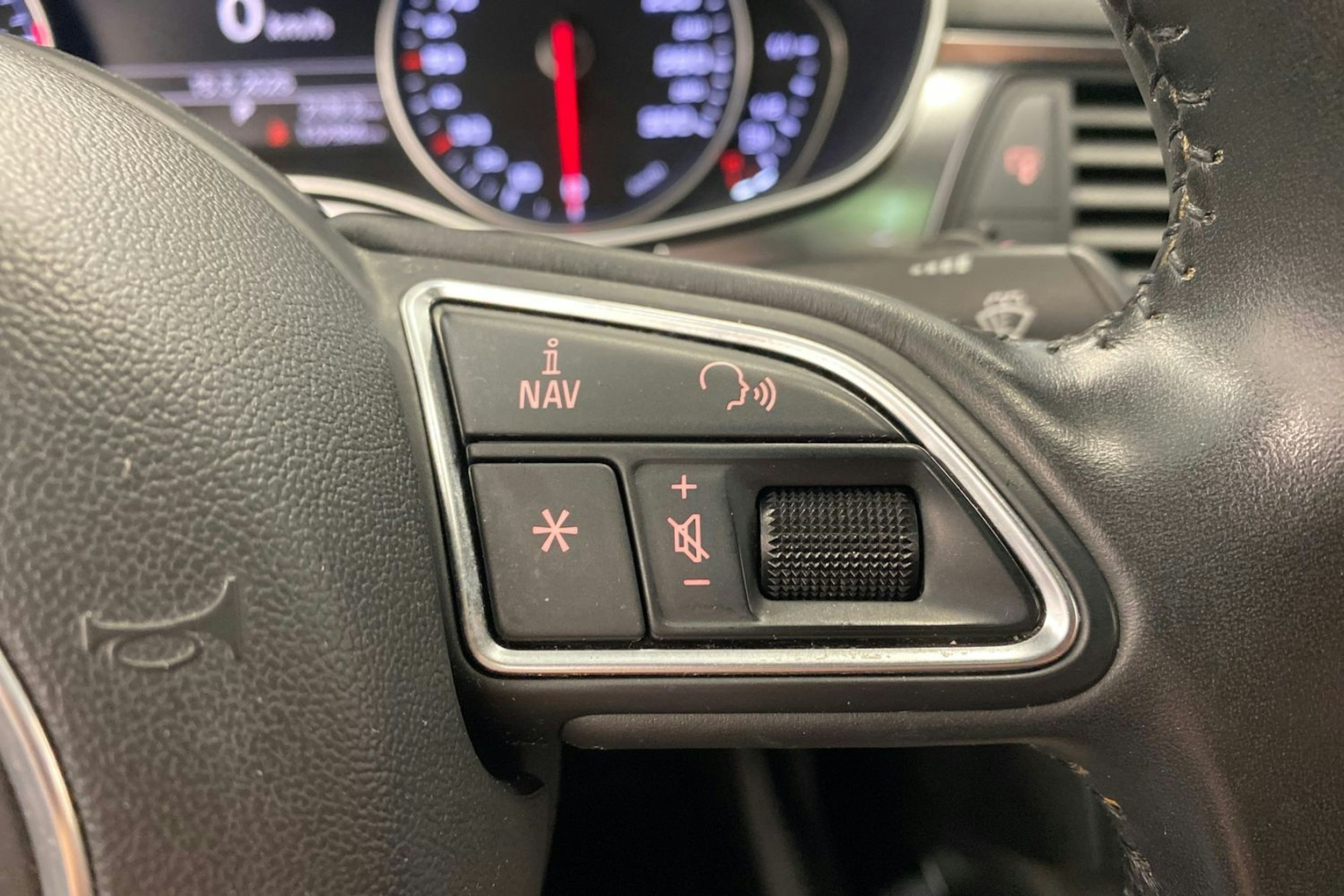 musta Audi A6 2011 kuva 20.