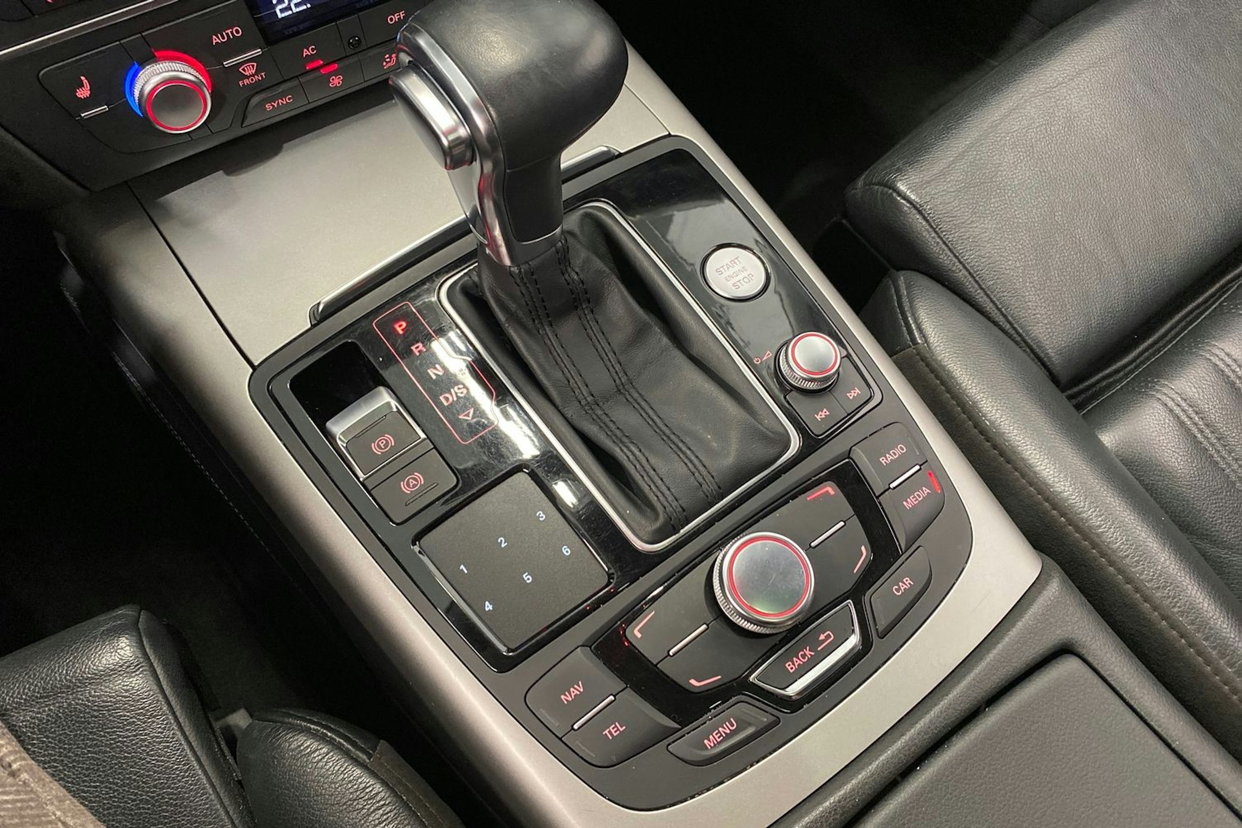 musta Audi A6 2011 kuva 30.