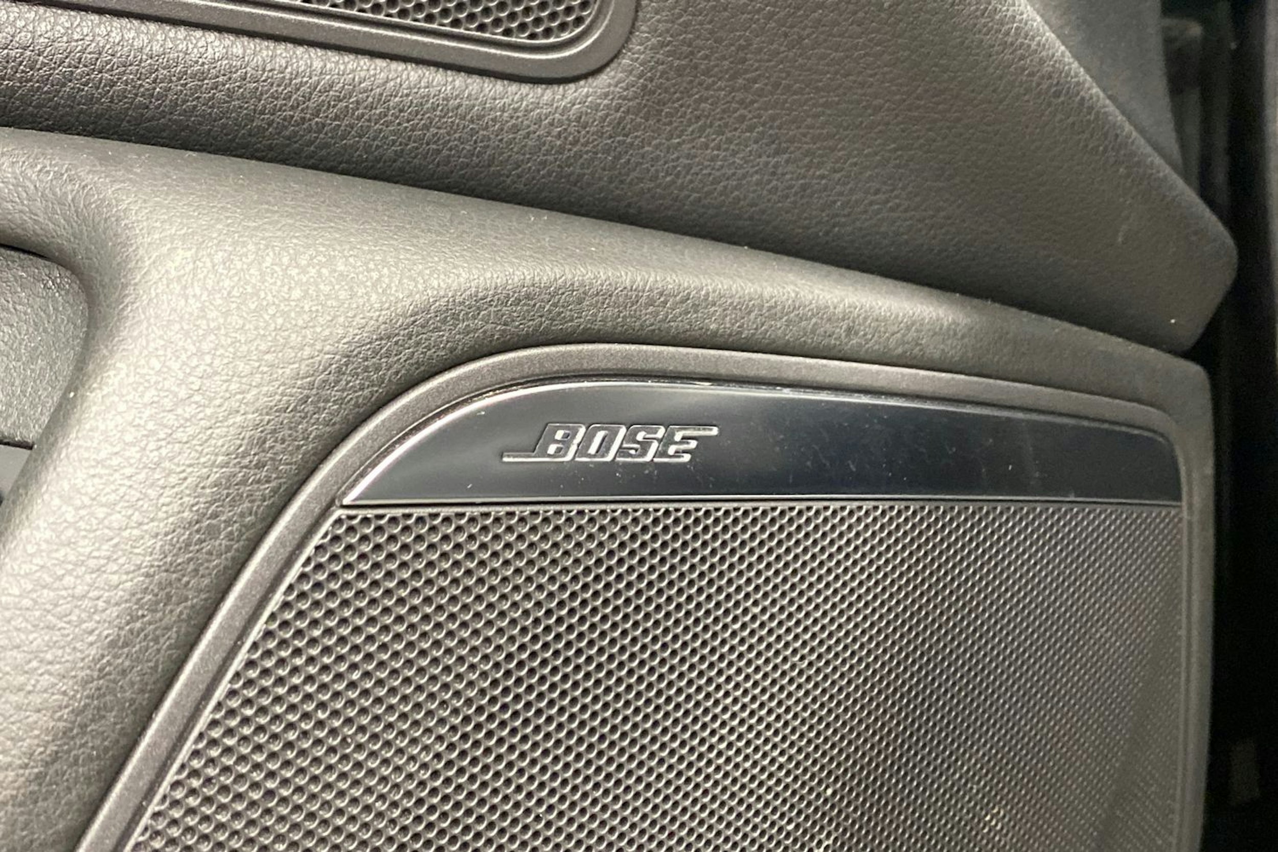 musta Audi A6 2011 kuva 32.