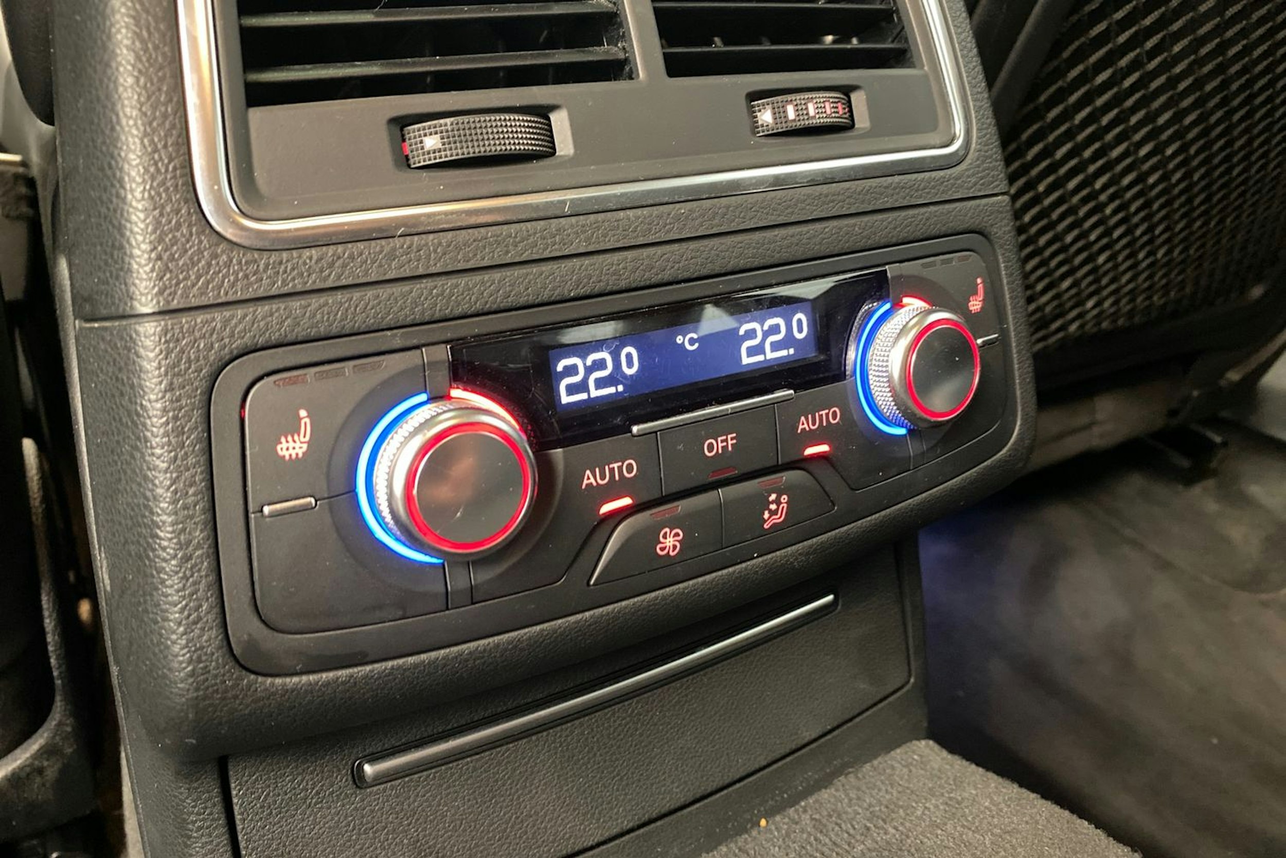 musta Audi A6 2011 kuva 33.