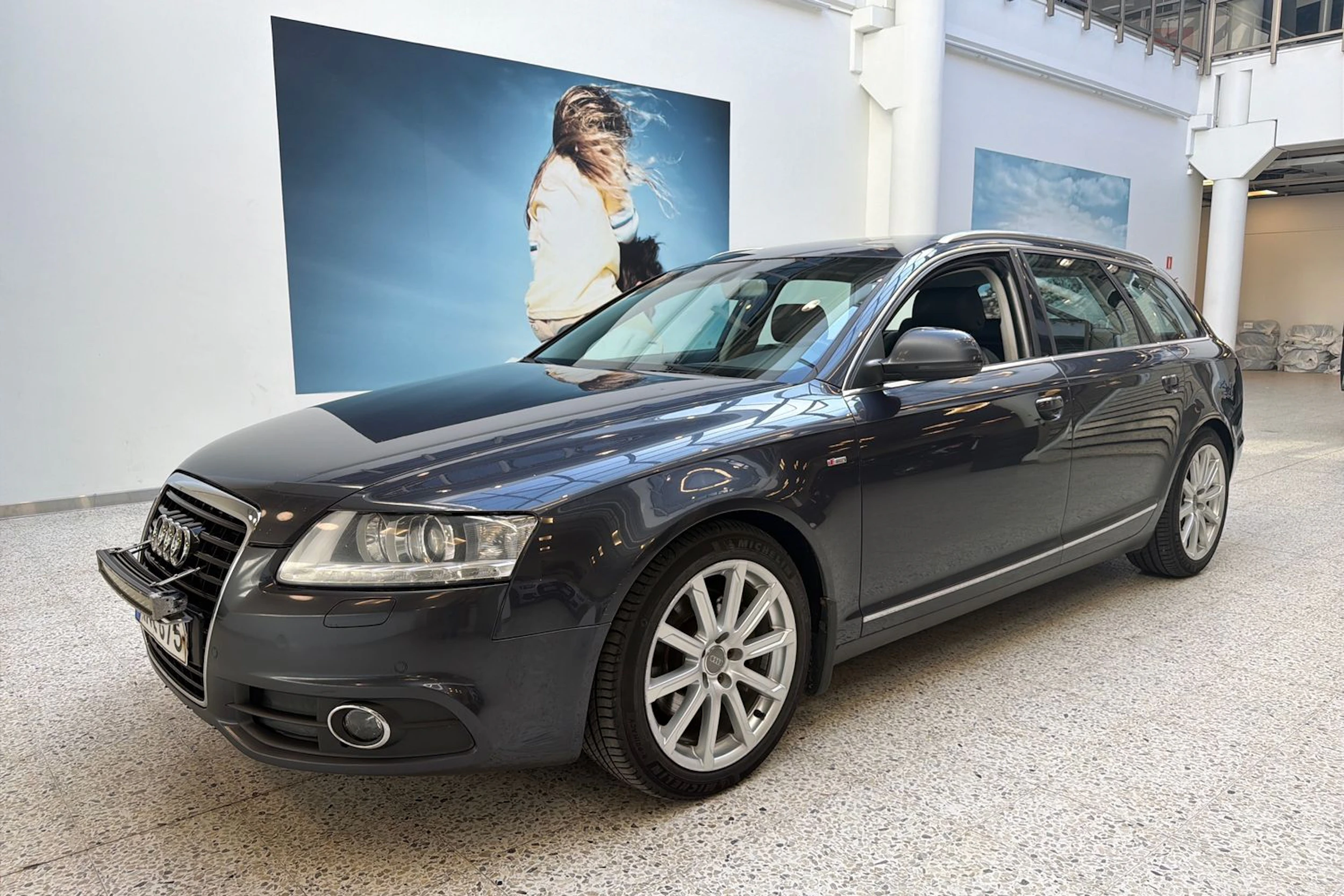 Harmaa Audi A6 2011 kuva 32.