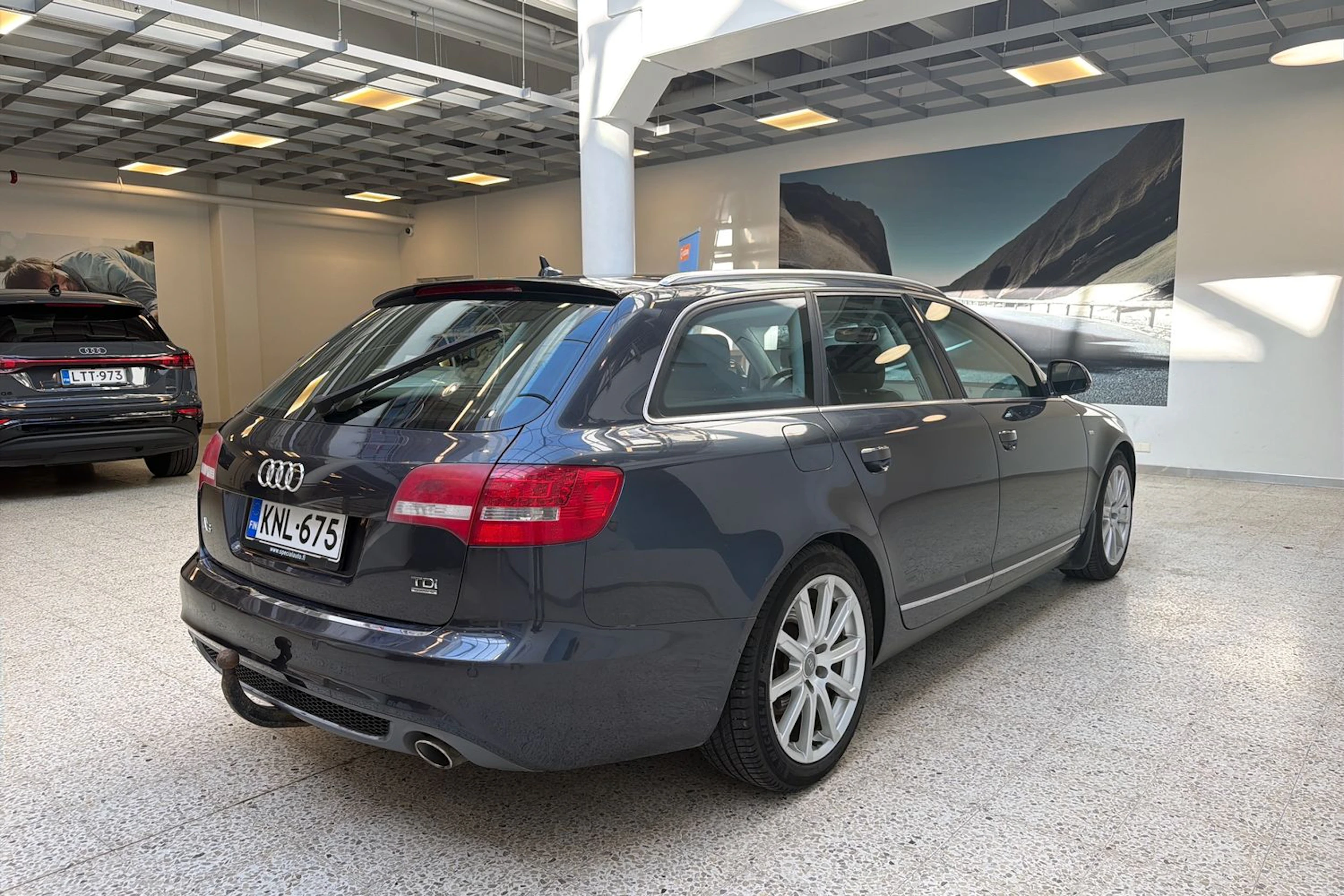 Harmaa Audi A6 2011 kuva 33.