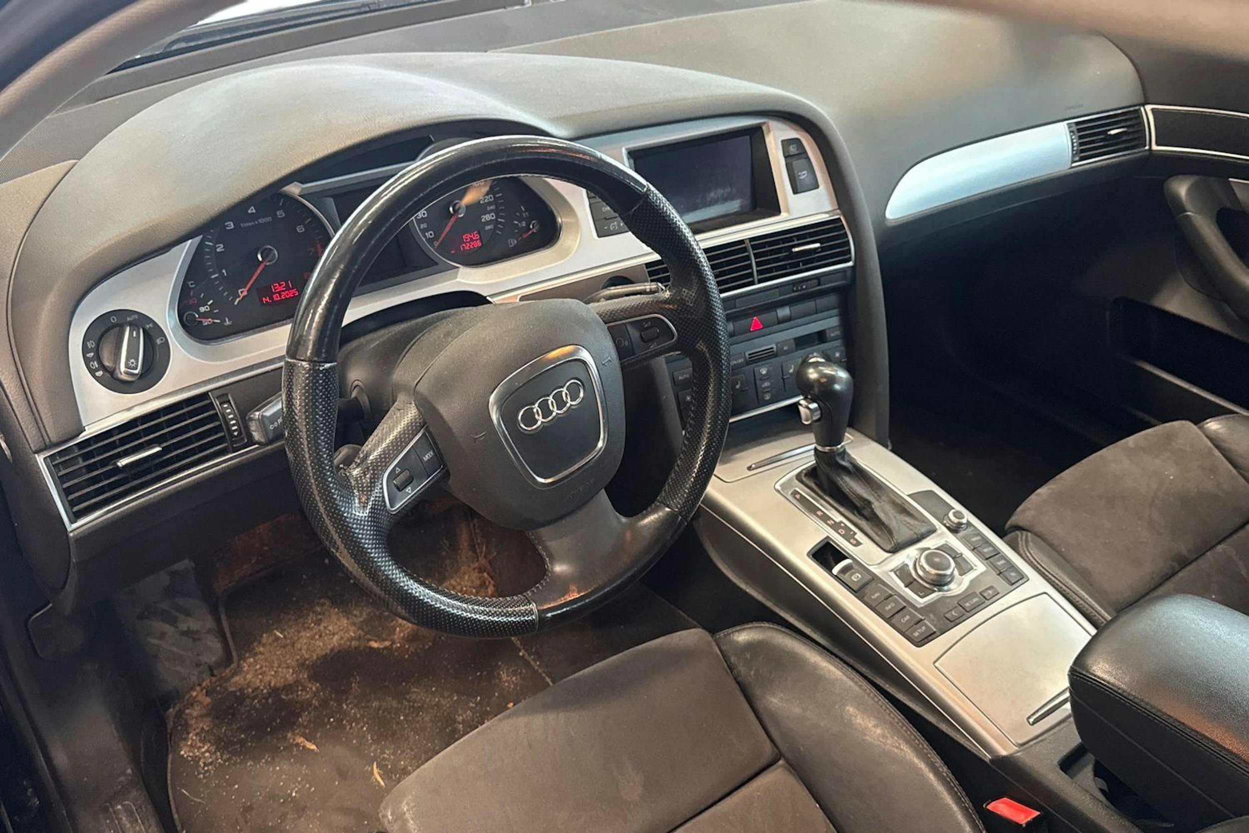musta Audi A6 2011 kuva 3.