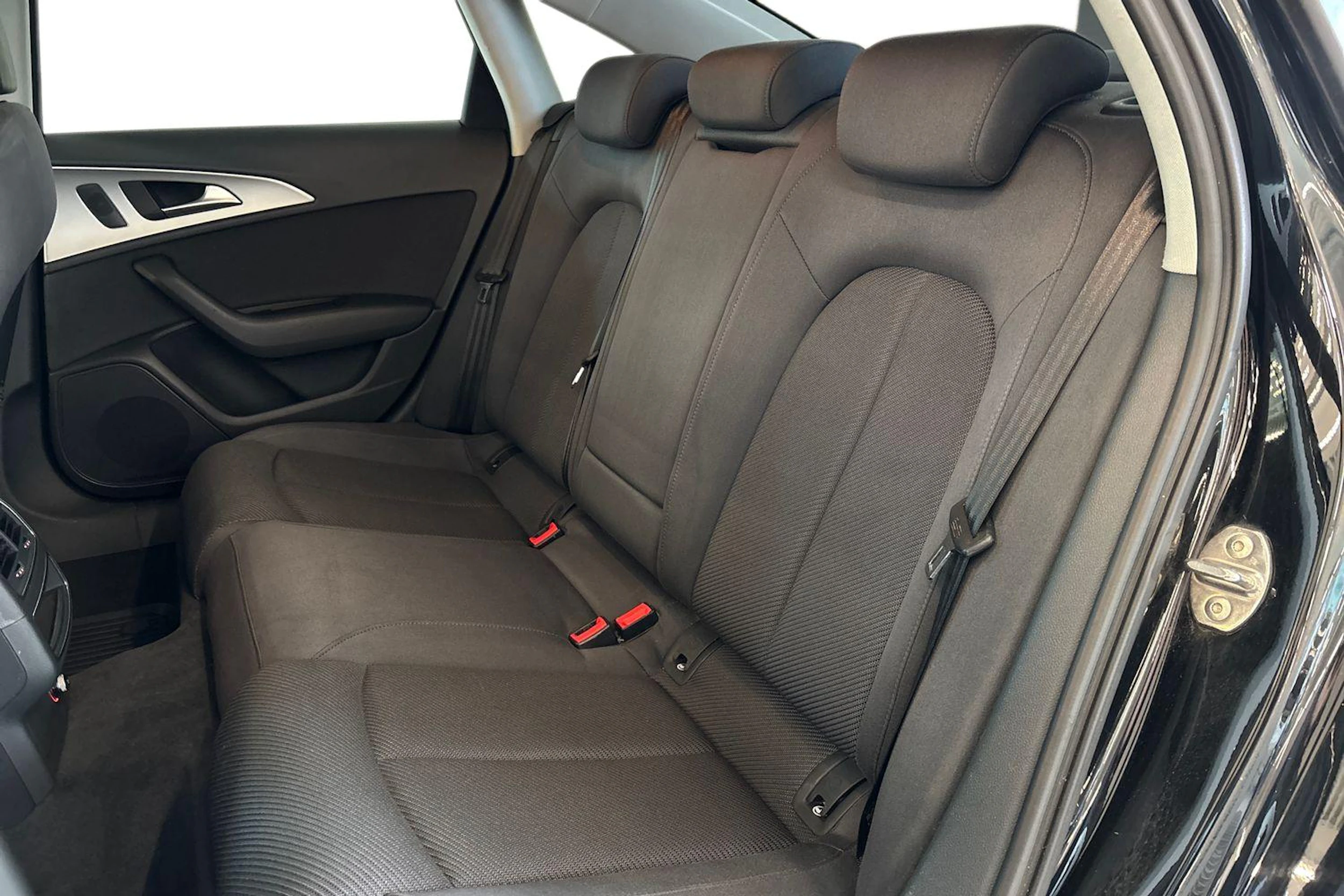 Musta Audi A6 2011 kuva 8.