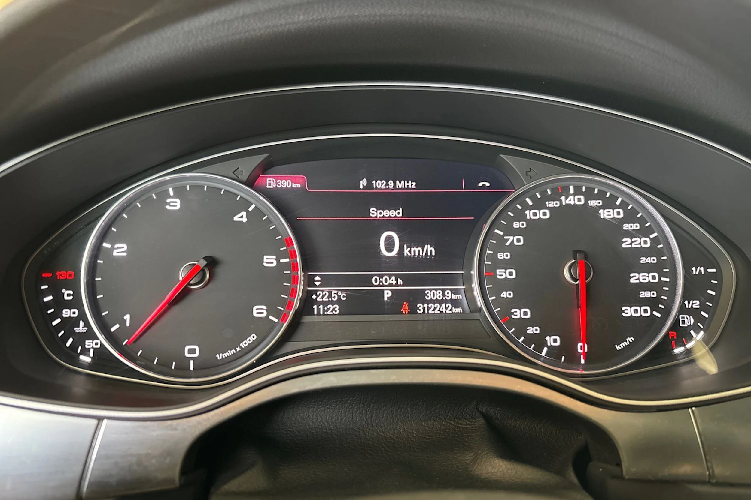 Musta Audi A6 2011 kuva 13.