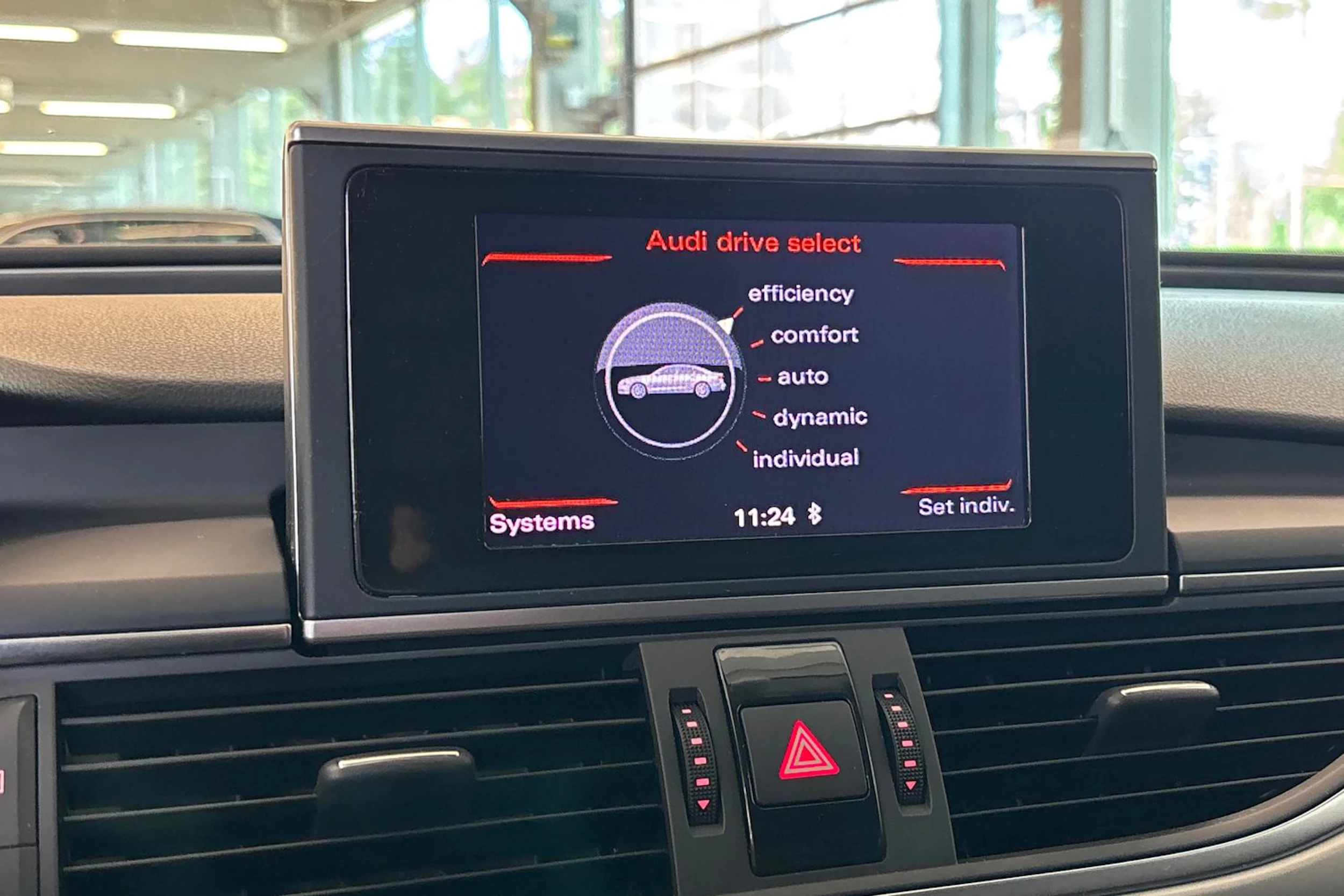 Musta Audi A6 2011 kuva 16.