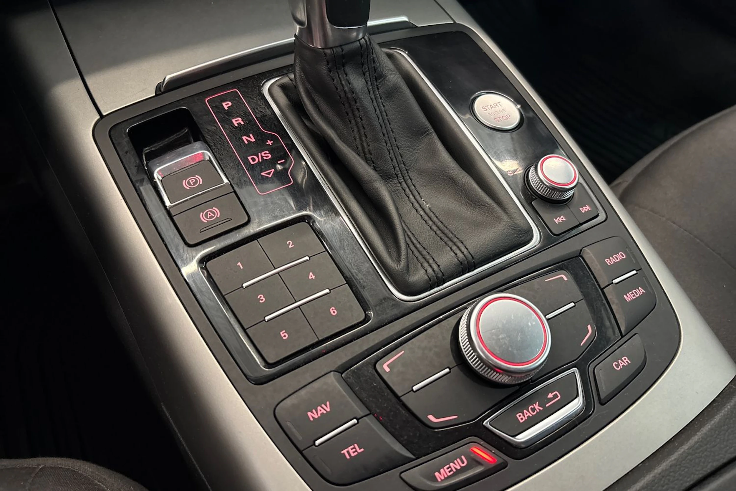 Musta Audi A6 2011 kuva 18.