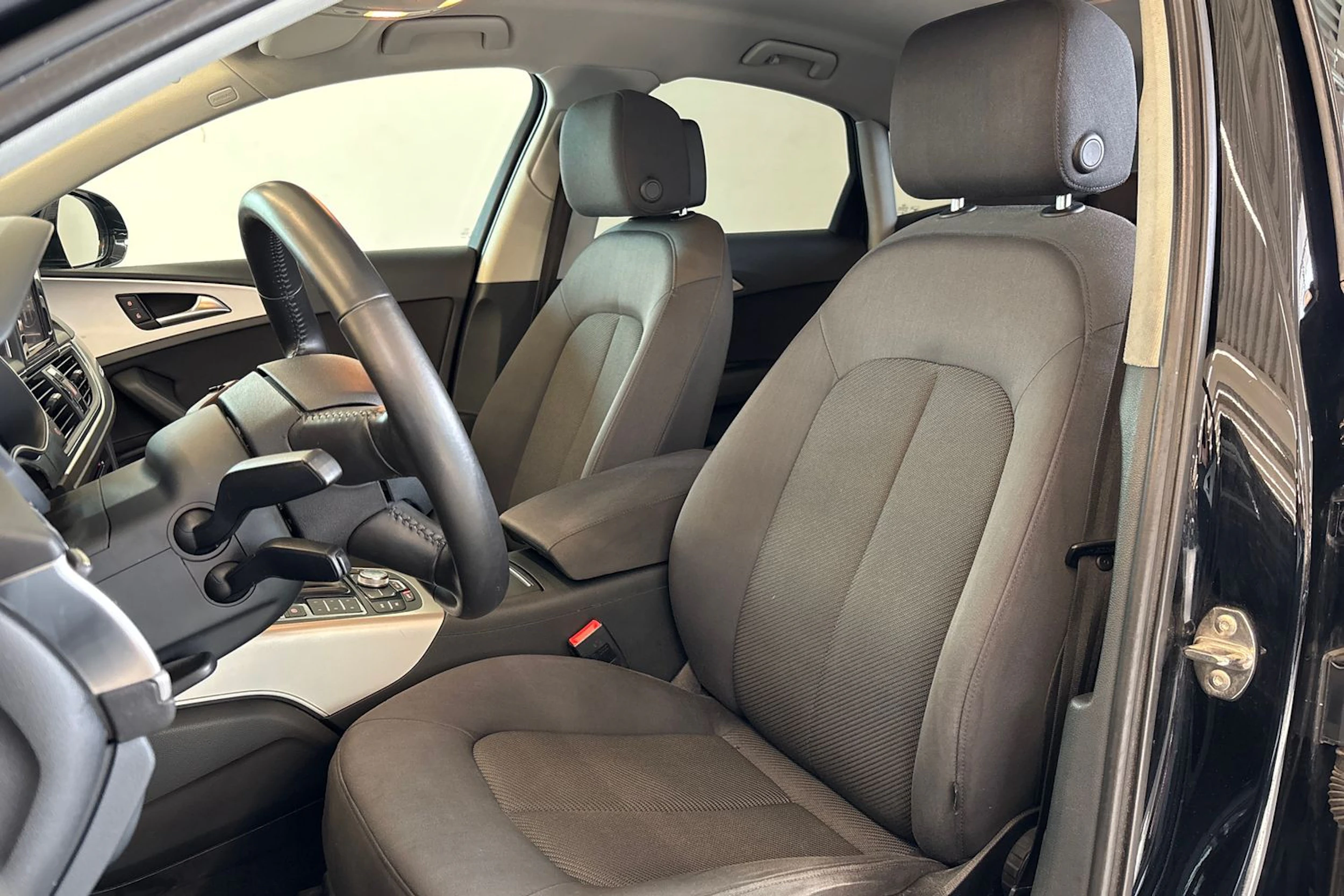 Musta Audi A6 2011 kuva 20.