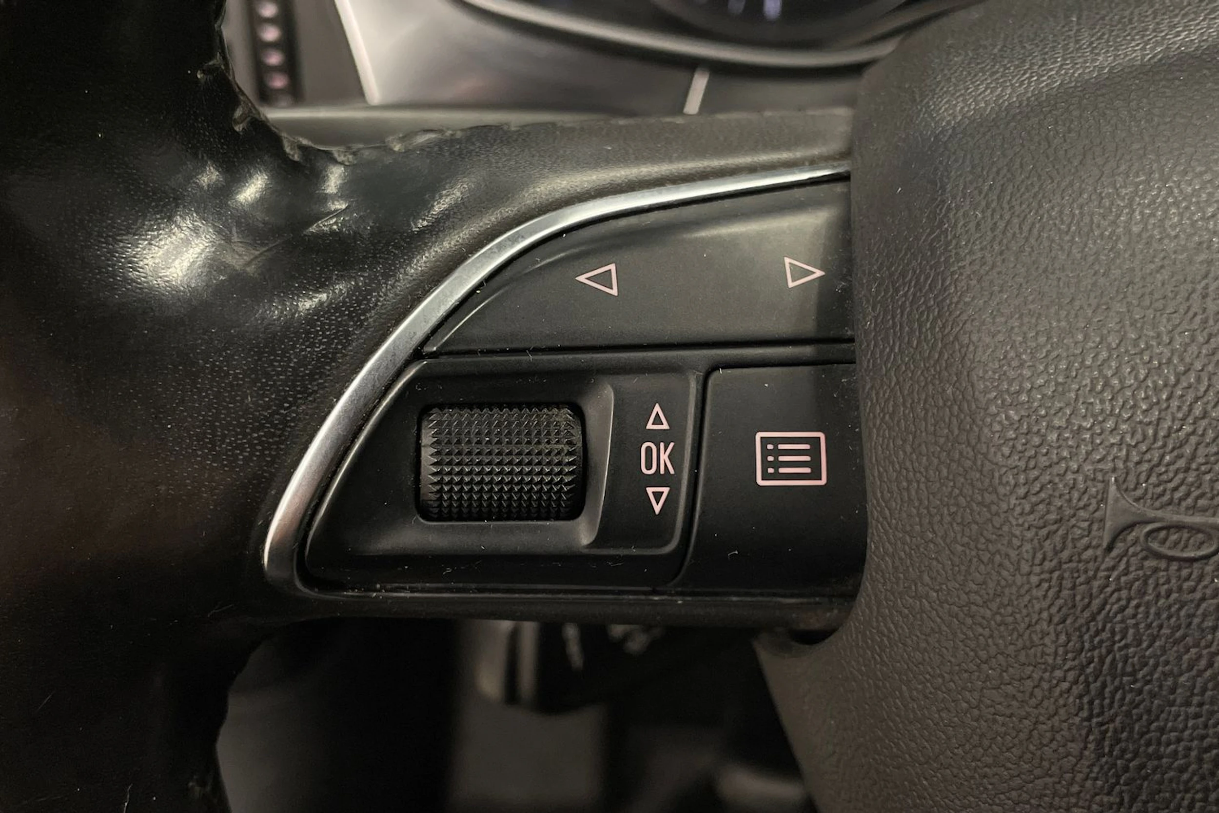 Sininen Audi A6 2011 kuva 13.