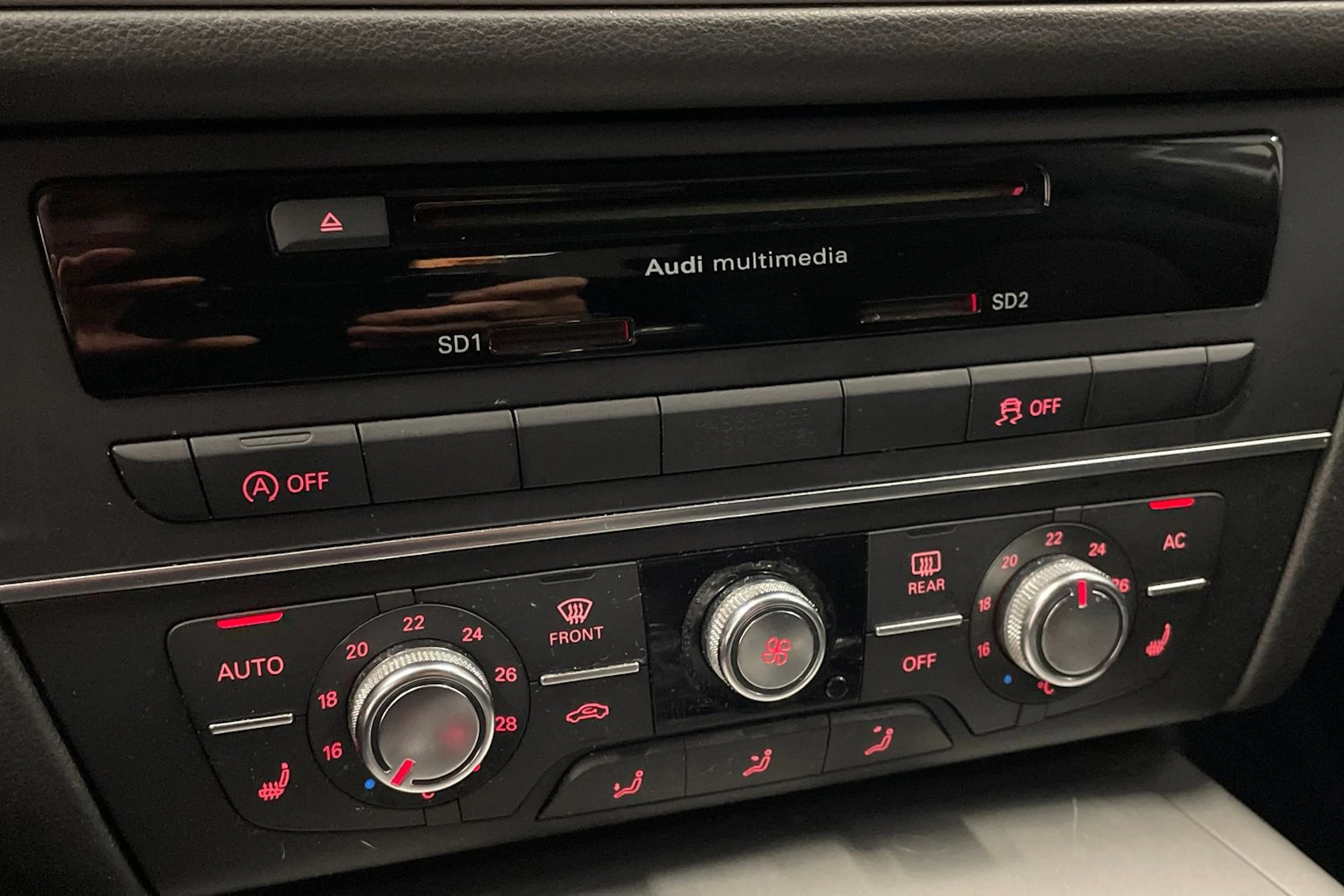 Sininen Audi A6 2011 kuva 17.