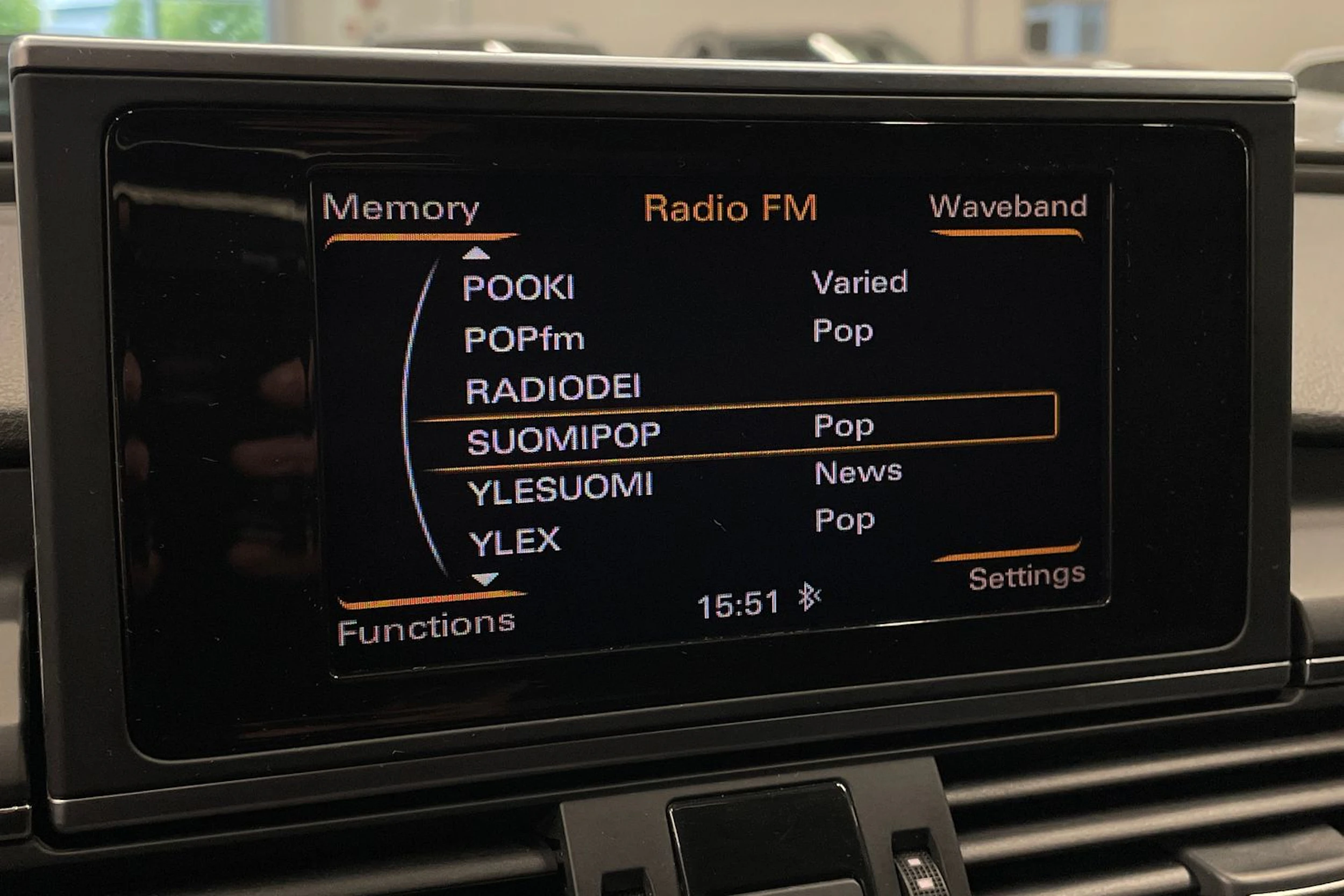 Sininen Audi A6 2011 kuva 18.