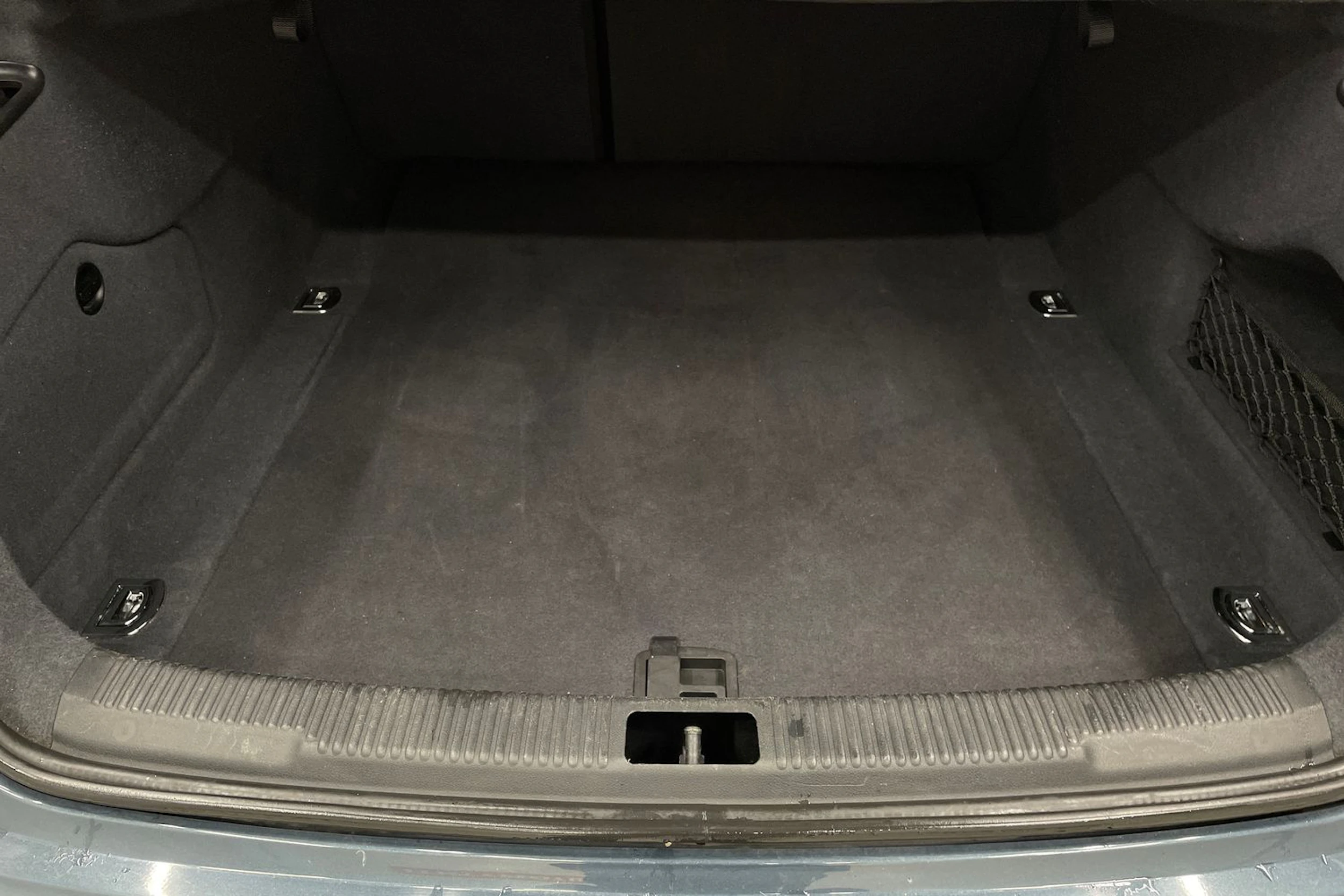 Sininen Audi A6 2011 kuva 19.