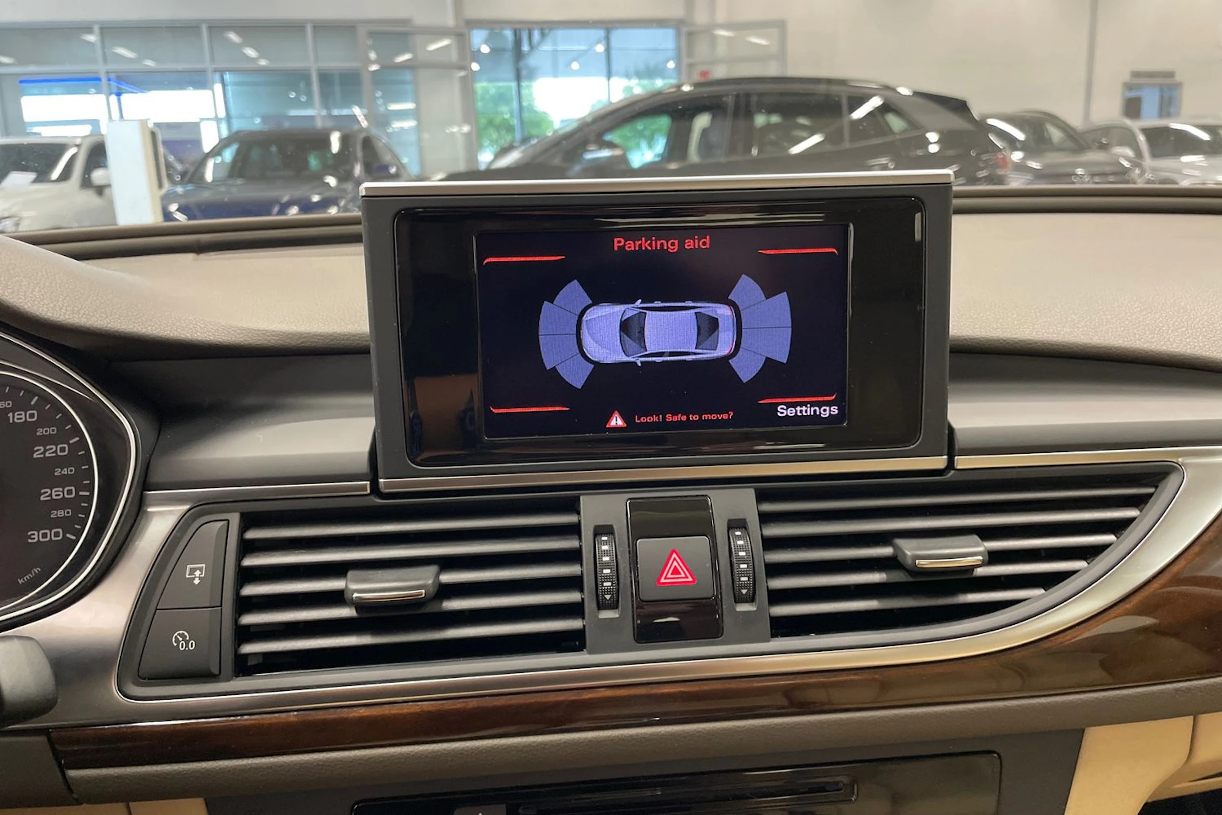 Musta Audi A6 2012 kuva 15.