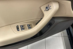 Musta Audi A6 2012 kuva 17.
