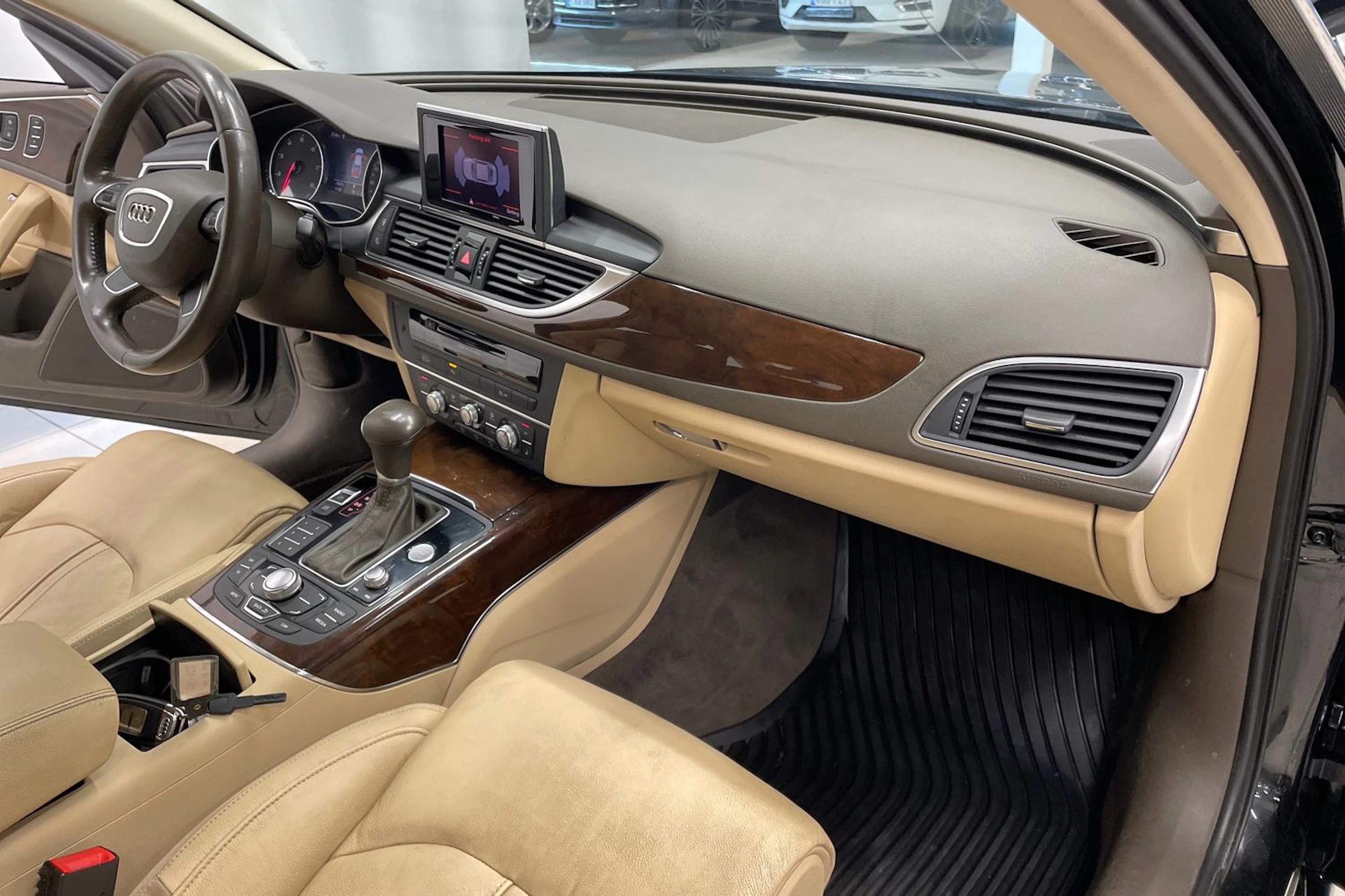 Musta Audi A6 2012 kuva 22.